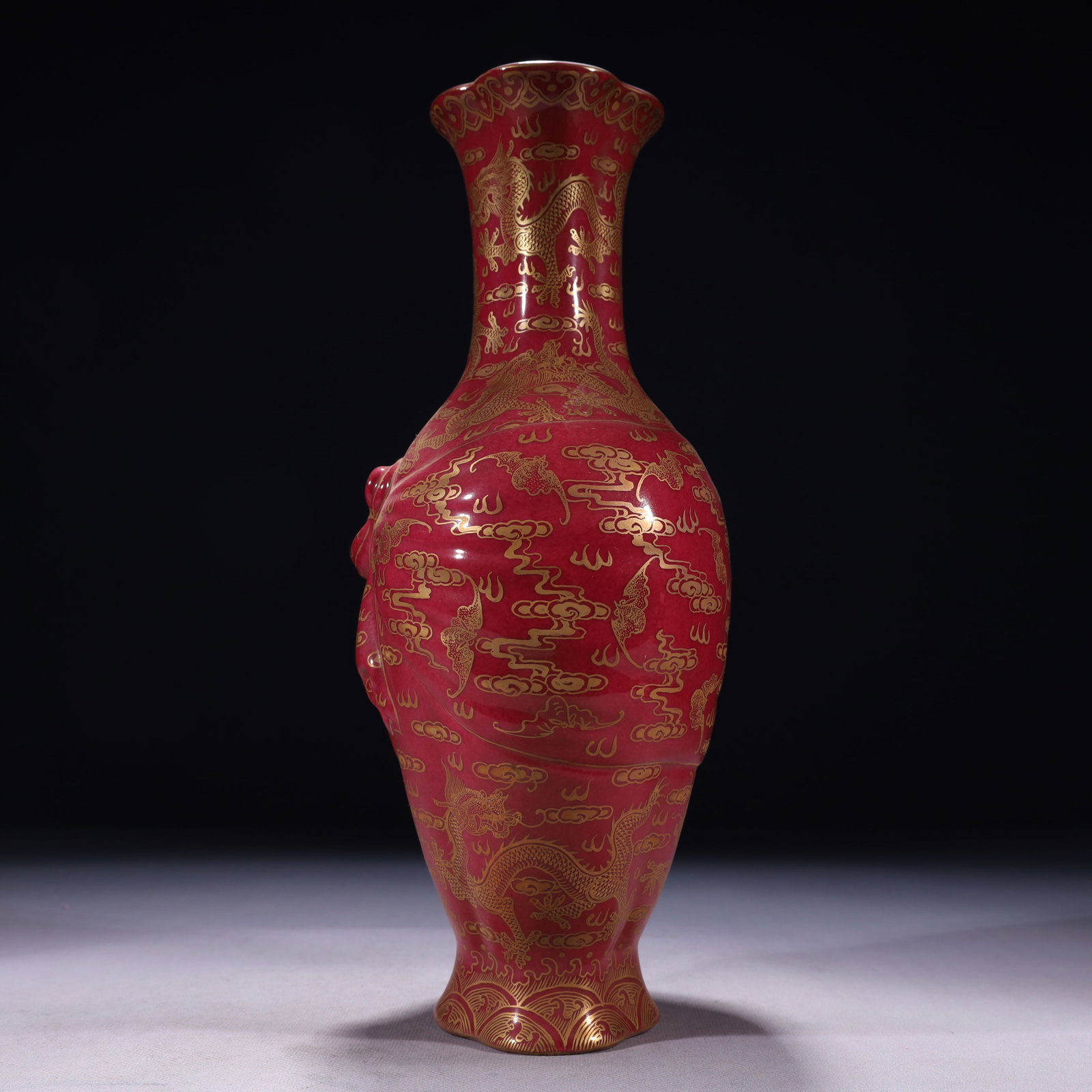 An Exquisite Ruby Red-Glazed Painted Gold Auspicious Cloud and Dragon Pattern Vase - 5