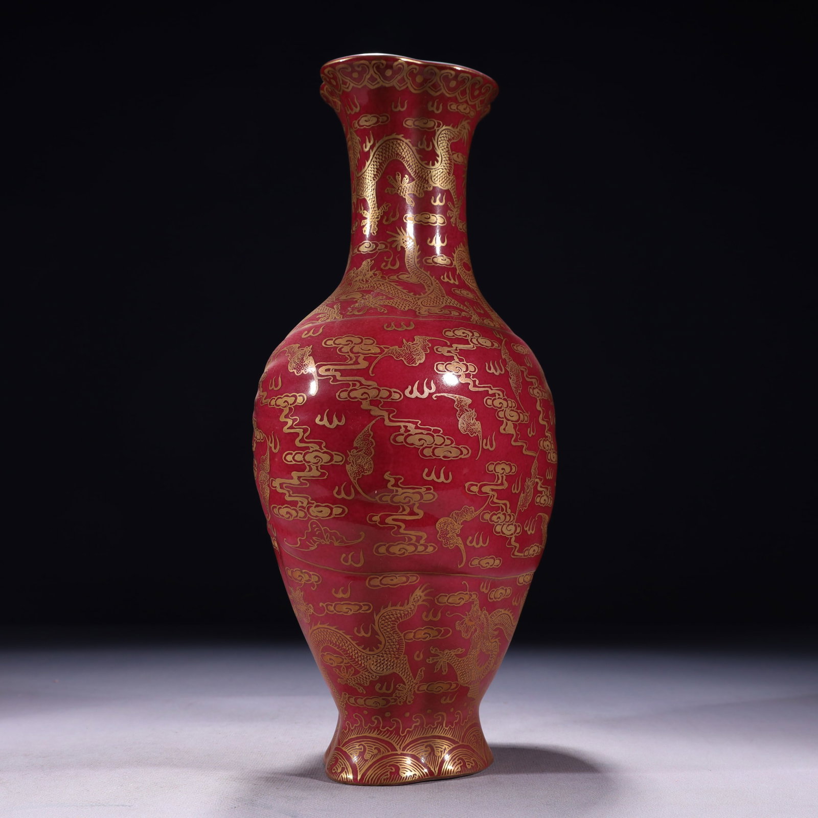 An Exquisite Ruby Red-Glazed Painted Gold Auspicious Cloud and Dragon Pattern Vase - 6