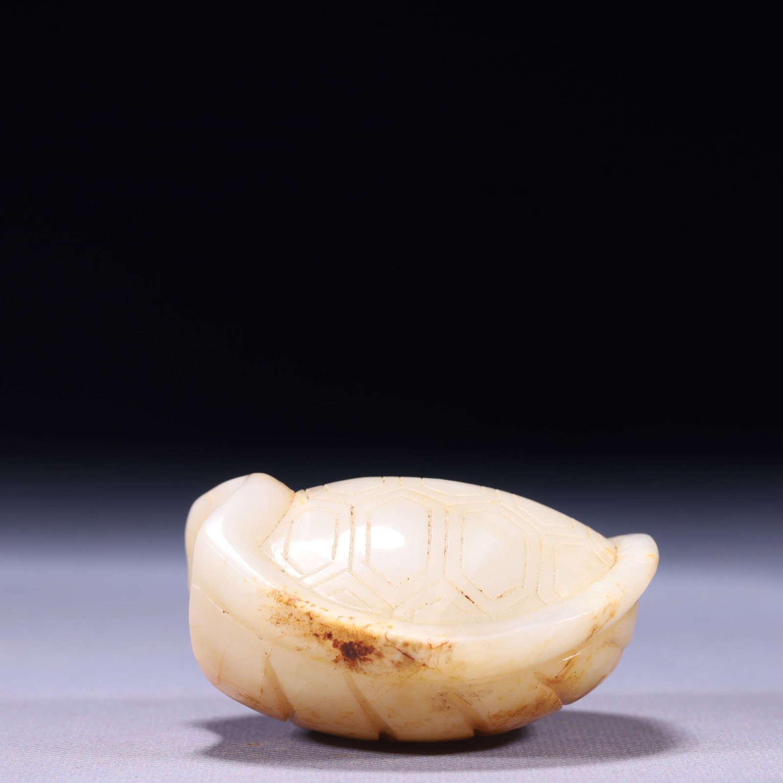 An Exquisite White Jade Turtle Shell Ornament - 7
