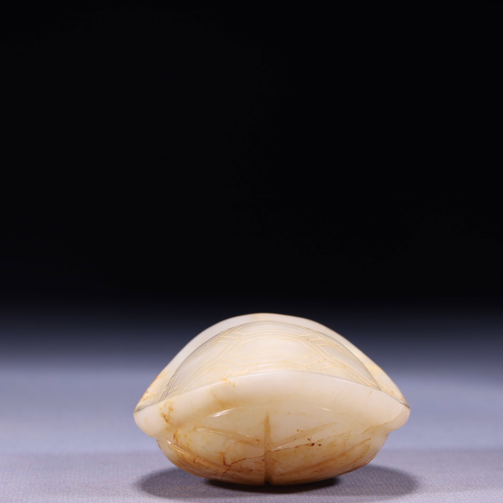An Exquisite White Jade Turtle Shell Ornament - 9