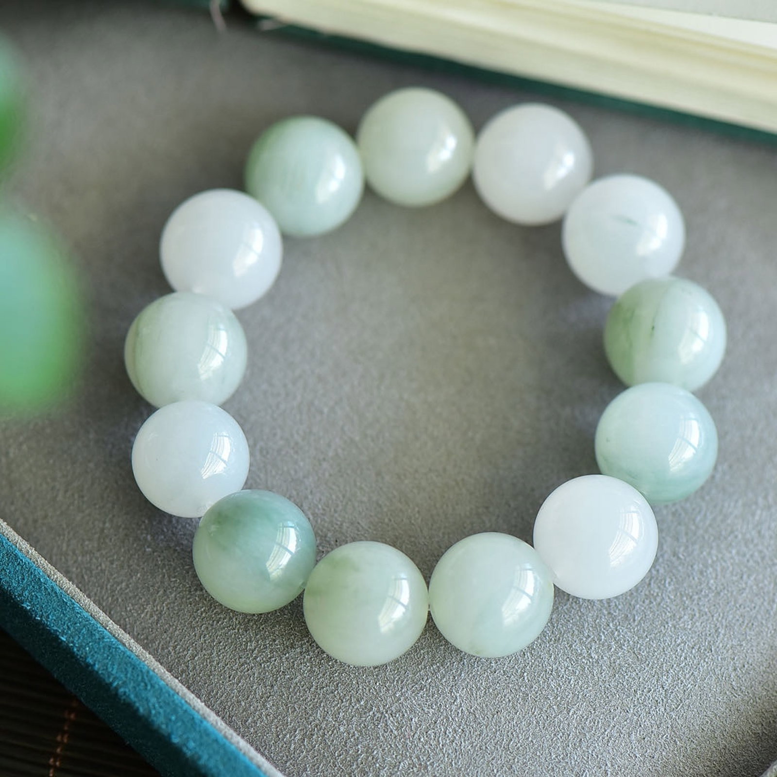 An Exquisite White Jade Bracelets - 3