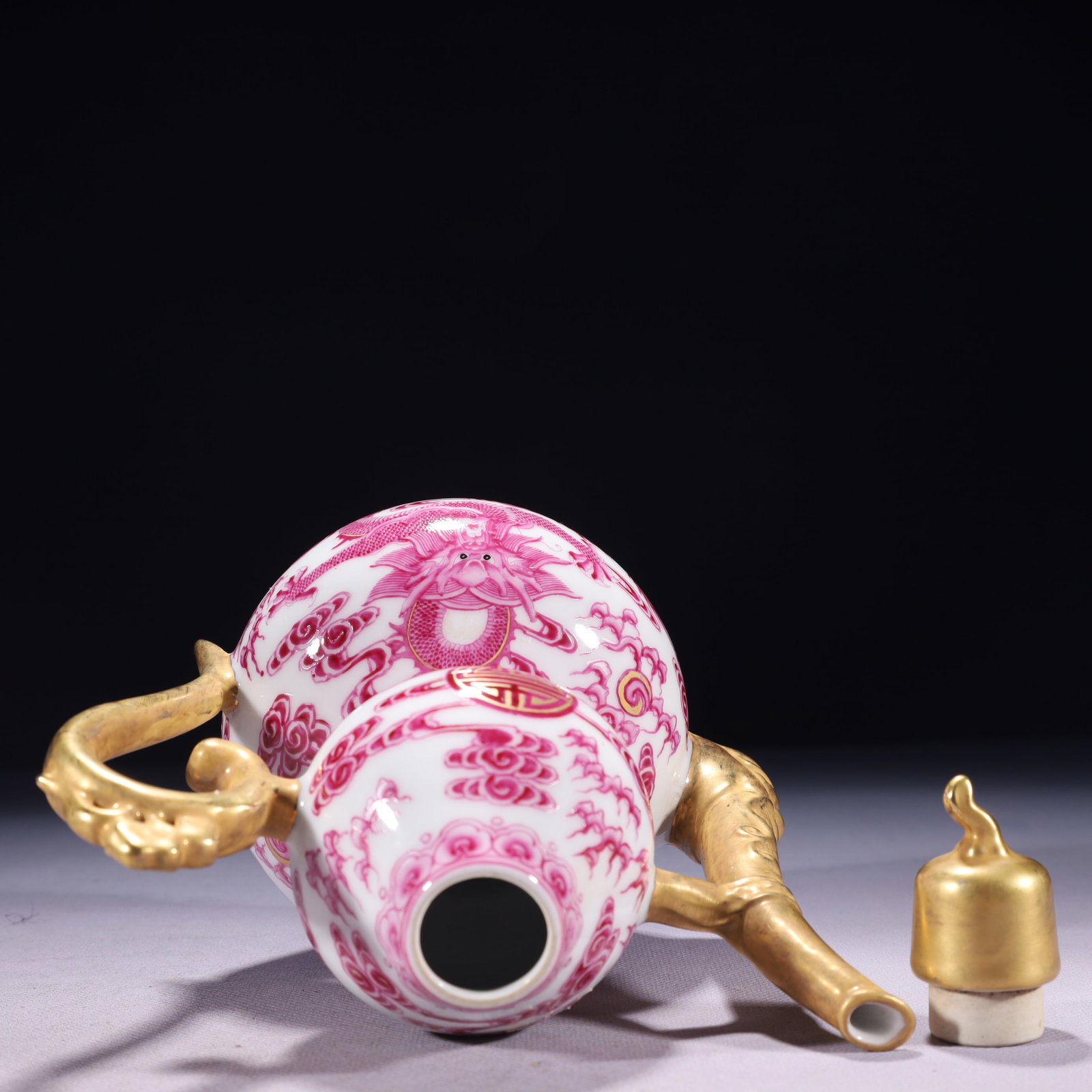 An Exquisite Ruby Red-Glazed Painted Gold Auspicious Cloud and Dragon Pattern Ewer - 10