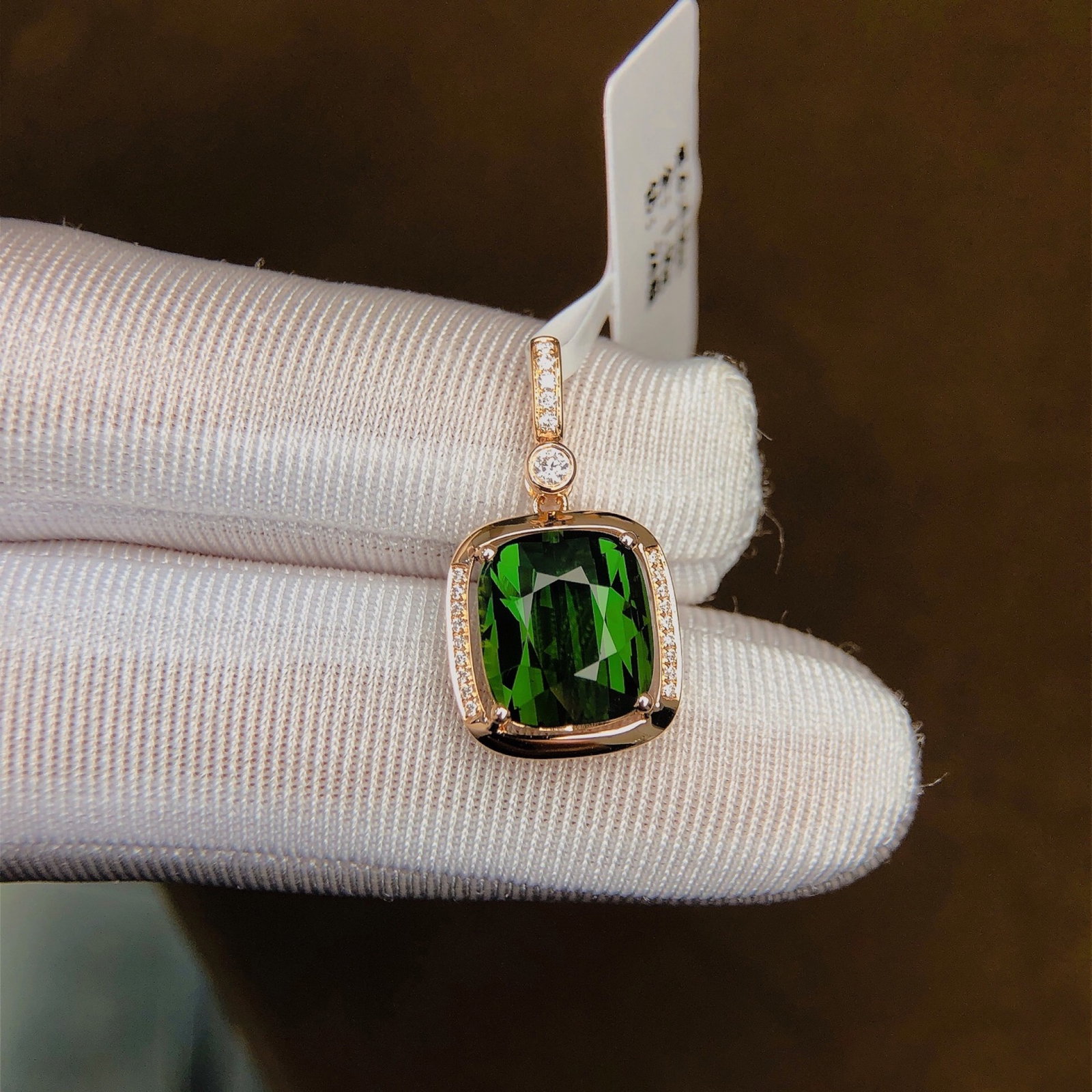 4.56Ctw Sterling Silver-Gold Plated Inlaid Natural Tourmaline Necklace: 4.56Ctw Sterling Silver-Gold Plated Inlaid Natural Tourmaline Necklace,Size:10.5mmx9.1mm 4.56Ctw纯银镀金嵌天然碧玺项链