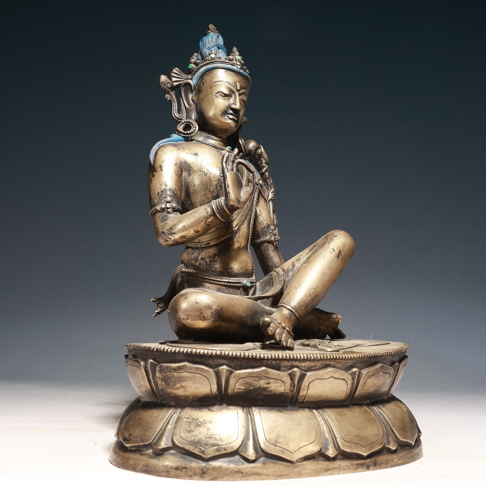 A Solemn Silver Buddha Statue - 6