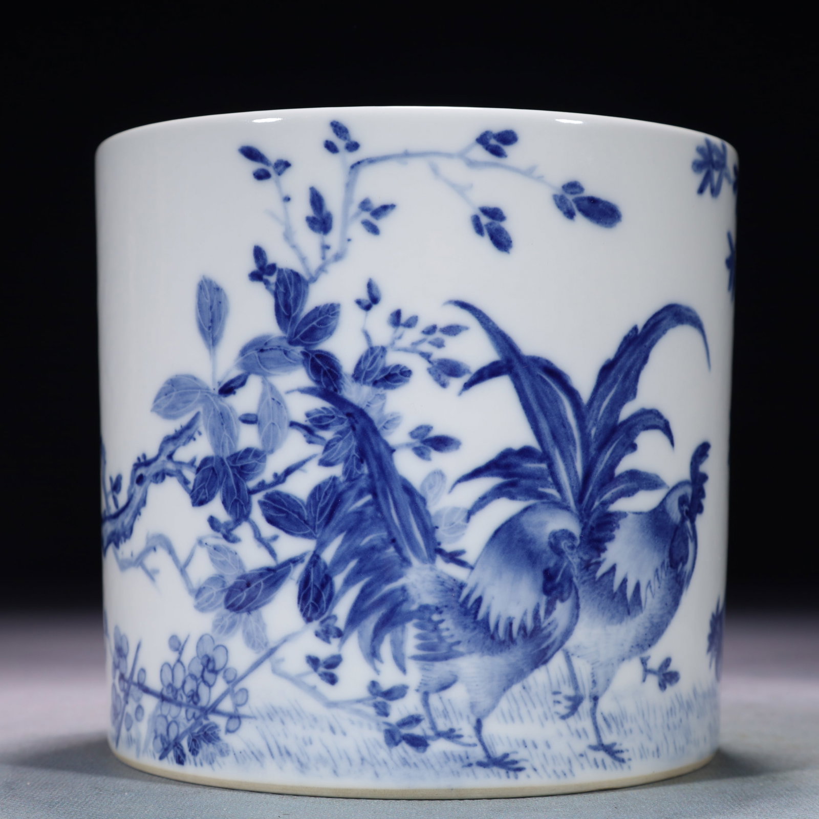 An Exquisite Blue and White Rooster Pattern Brush Pot: An Exquisite Blue and White Rooster Pattern Brush Pot,the Republic of China,Wangbu Mark,Size:5.7inx5.3in,Weight:1000g