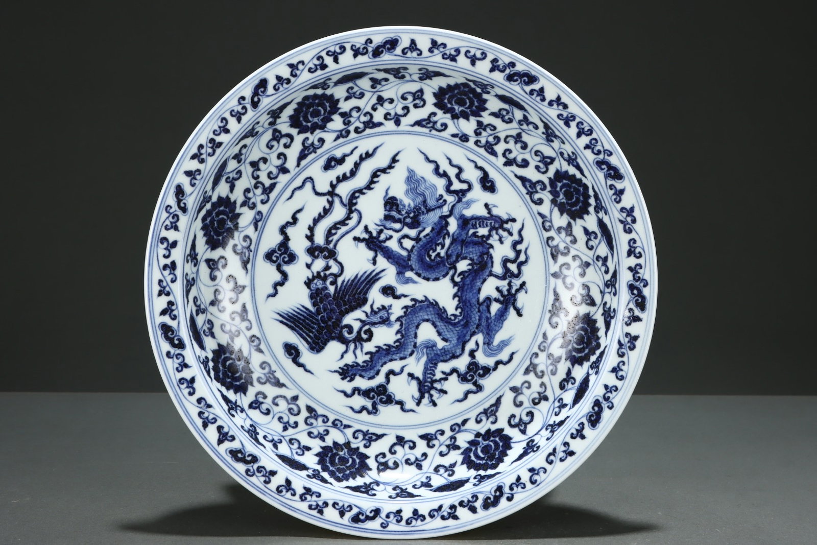 An Exquisite Blue and White Lotus Pattern Dragon Pattern Phoenix Pattern Stem Plate - 5