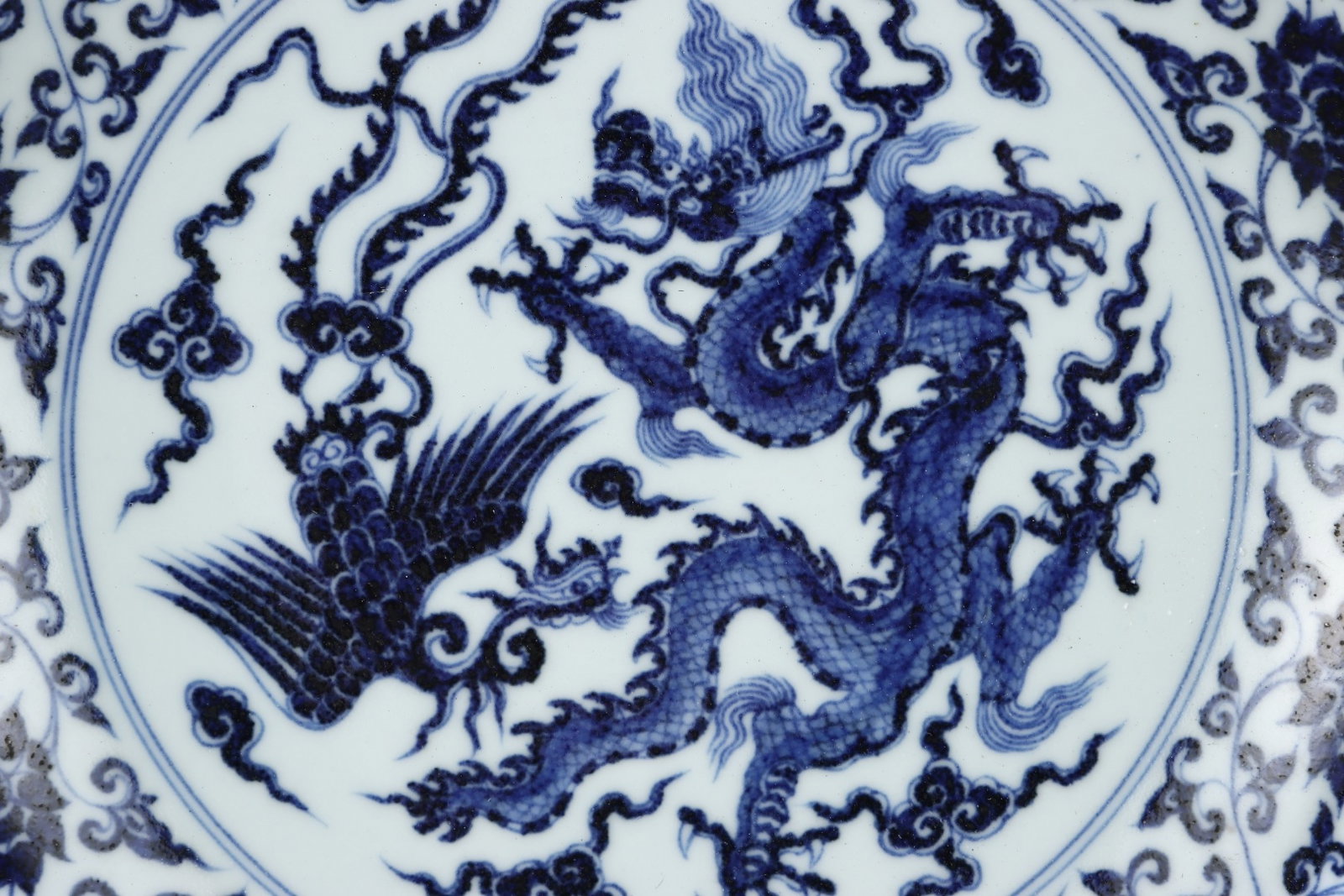 An Exquisite Blue and White Lotus Pattern Dragon Pattern Phoenix Pattern Stem Plate - 6