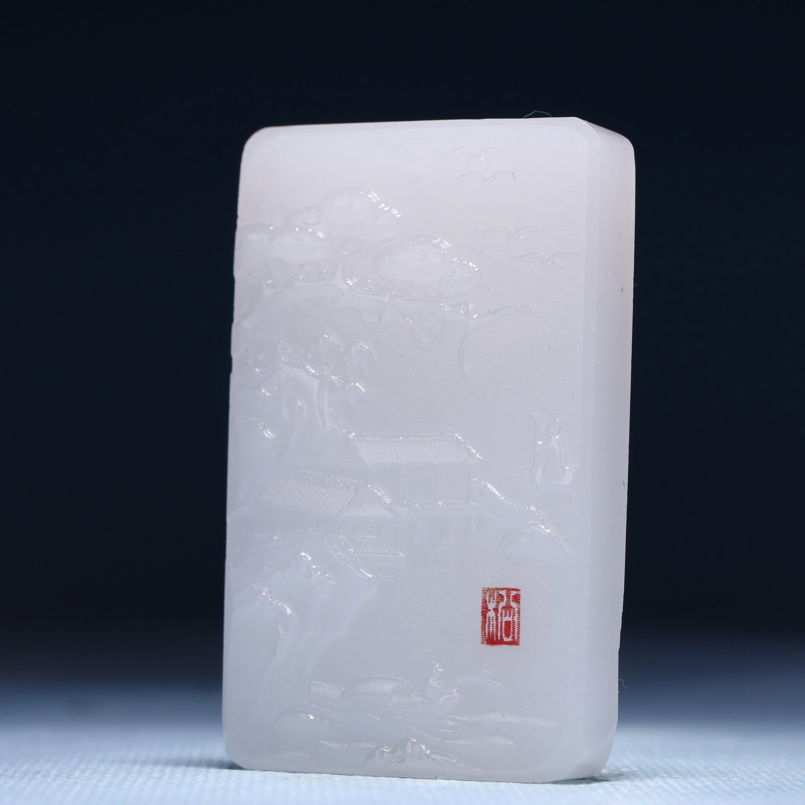 An Exquisite White Jade Landscape Pattern Pendant - 2