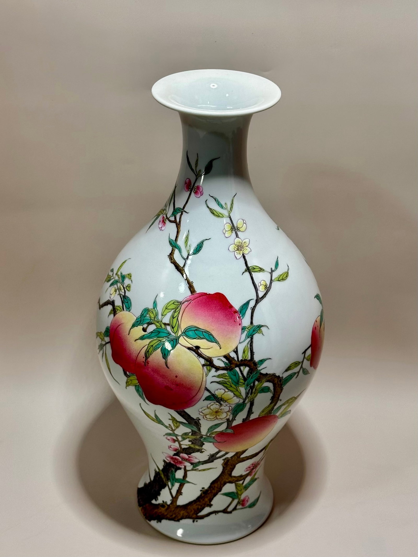 A Huge Famille-Rose Bats and Peach Pattern Vase: A Huge Famille-Rose Bats and Peach Pattern Vase,Qing Dynasty,China,Yongzheng Six-character Mark,Size:16.5inx7.7in 粉彩福寿纹瓶,中国清代,&