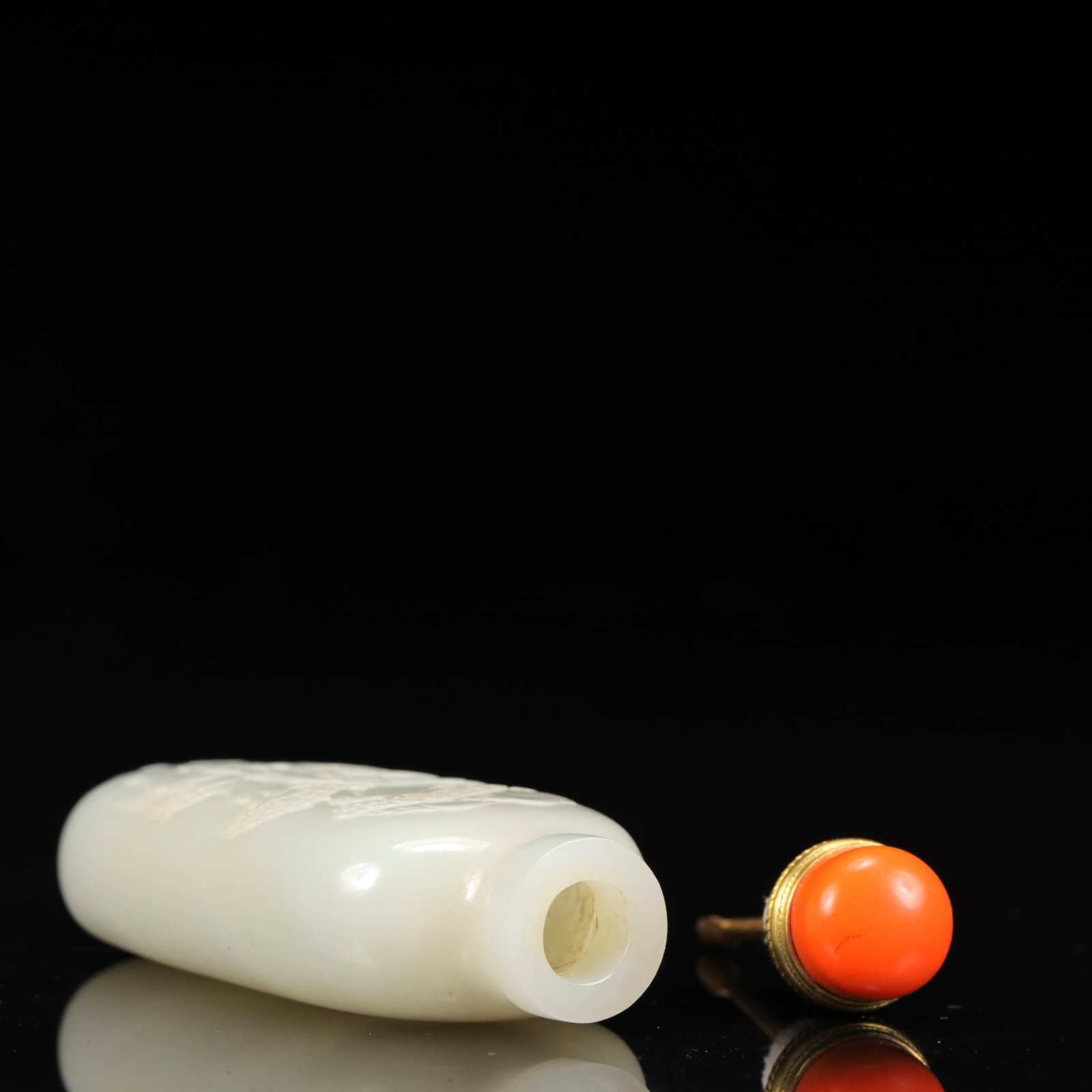 An Exquisite White Jade Figure Pattern Snuff Bottle - 7