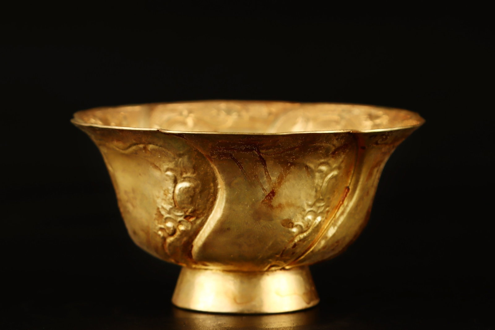 An Exquisite Gilt Bronze Flower Pattern Bowl - 2