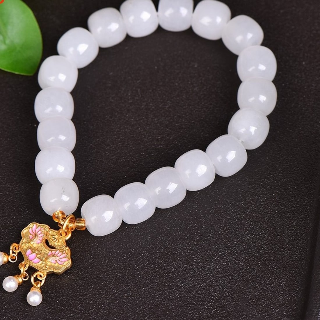 An Exquisite White Jade Bracelets - 2