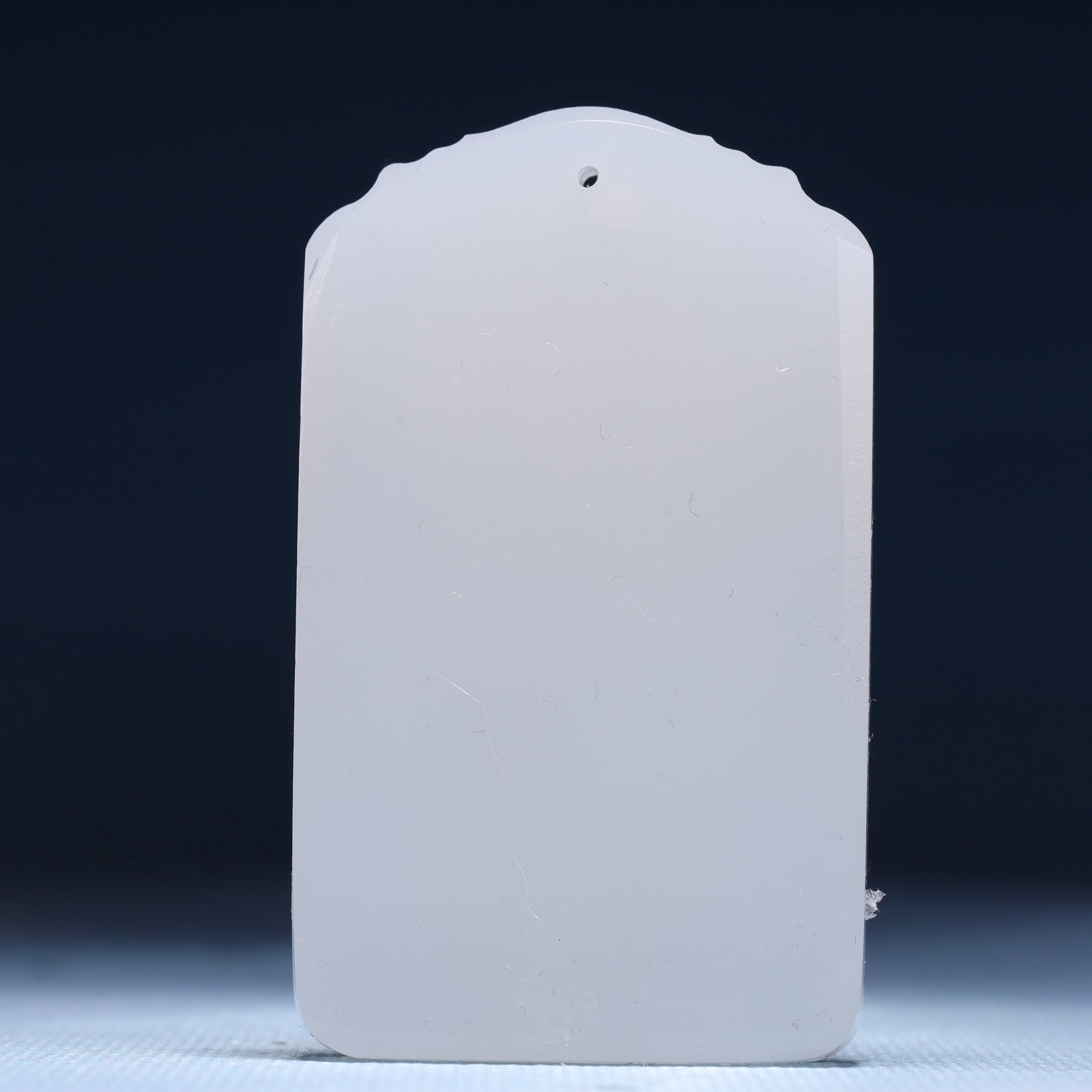 An Exquisite White Jade Landscape Pattern Pendant - 4