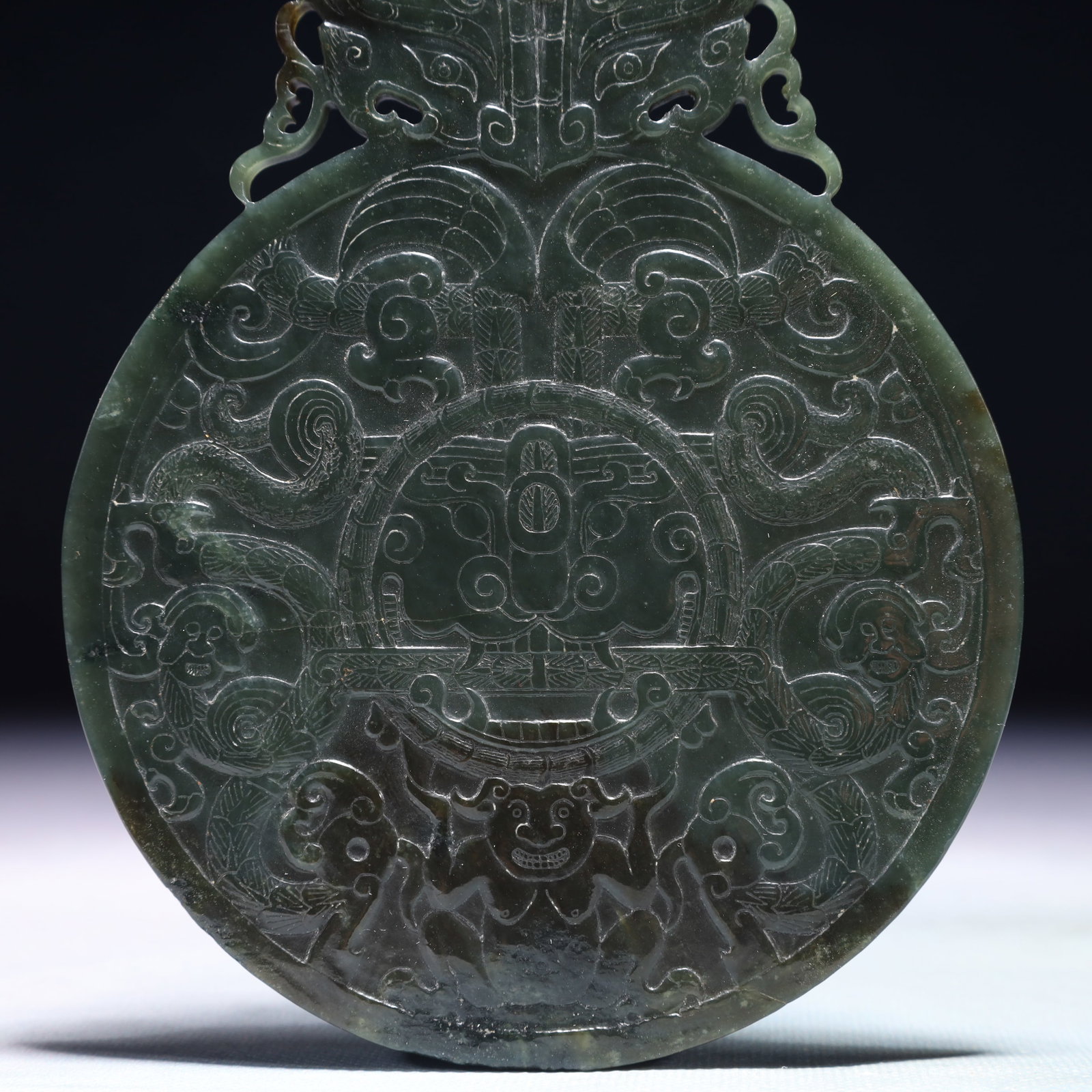 An Exquisite Jasper Beast-Face Pattern Pendant - 3