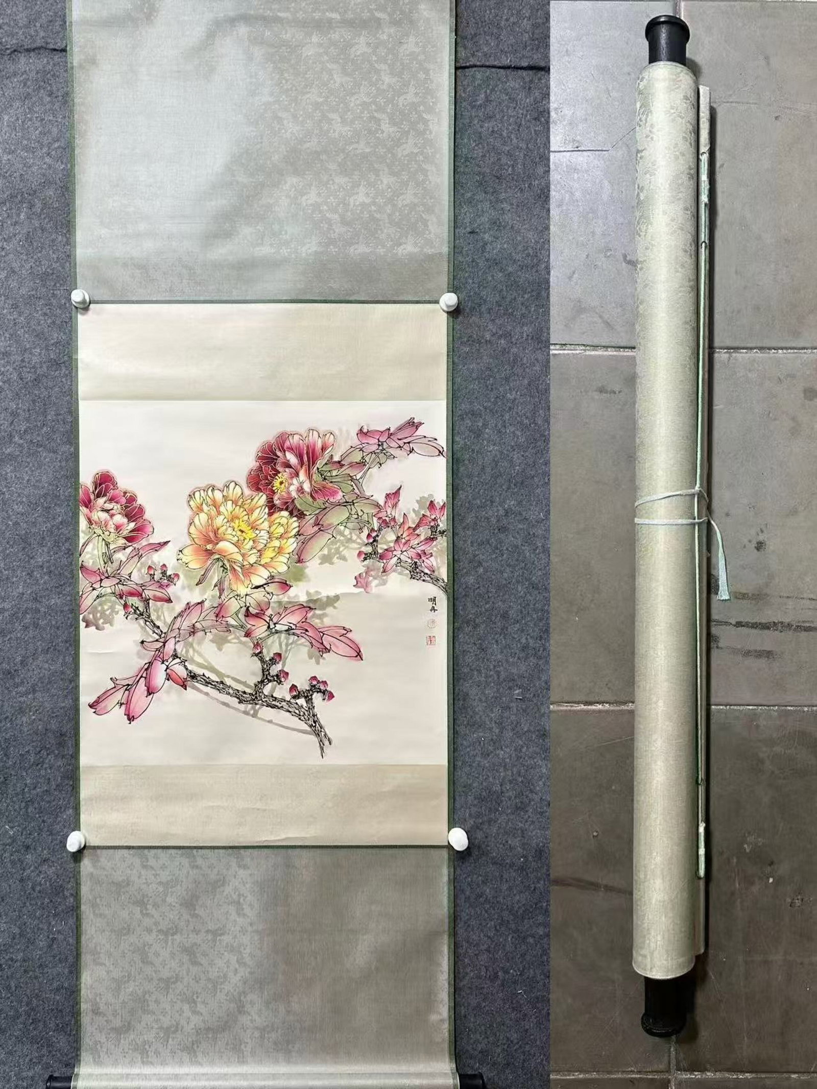 A Chinese Vertical Scroll Ink Painting of Flower on Paper: A Chinese Vertical Scroll Ink Painting of Flower on Paper,Cao Mingran,Size:27inx26.8in 一幅中国水墨花卉画立轴,曹明冉