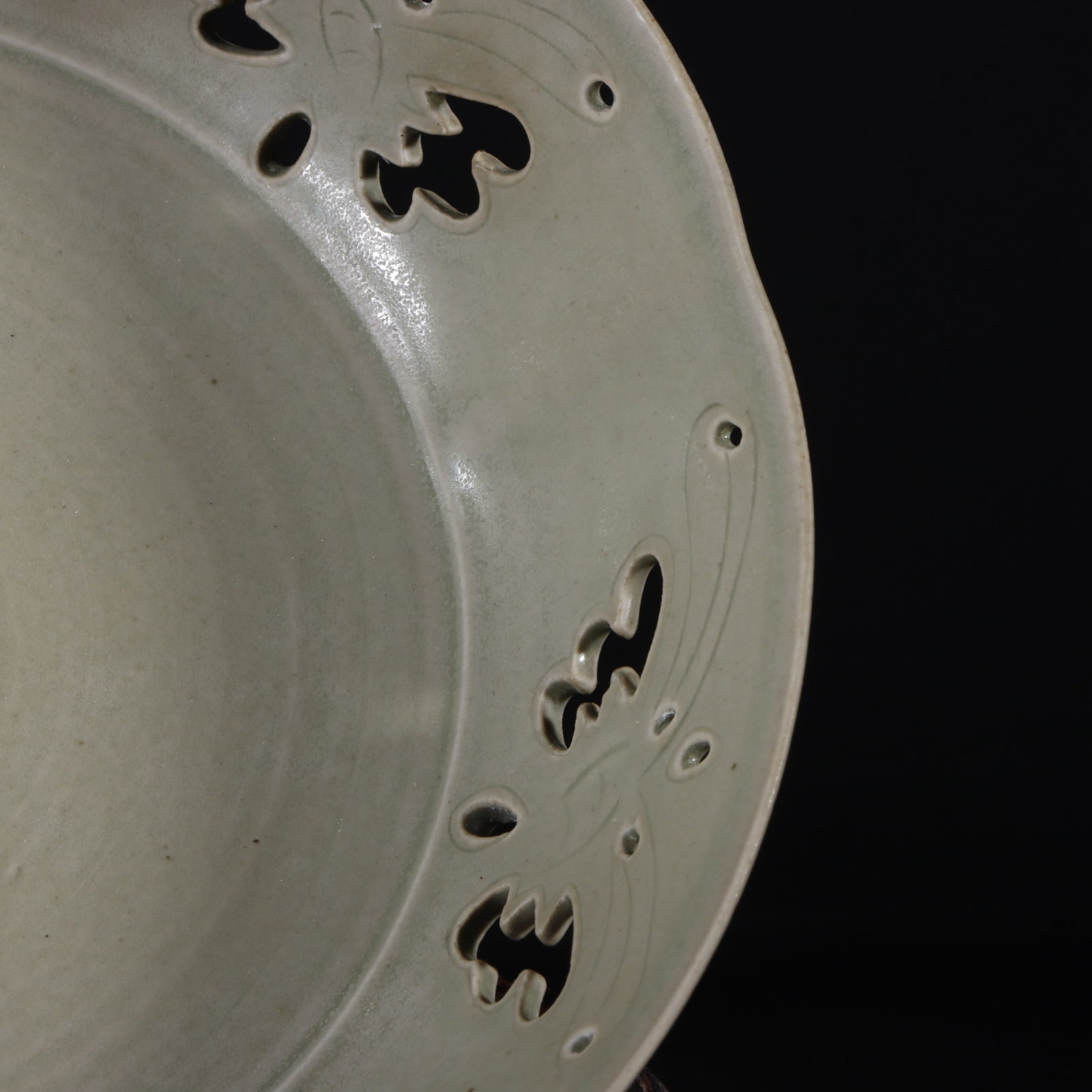 An Exquisite Celadon Butterfly Pattern Plate - 7