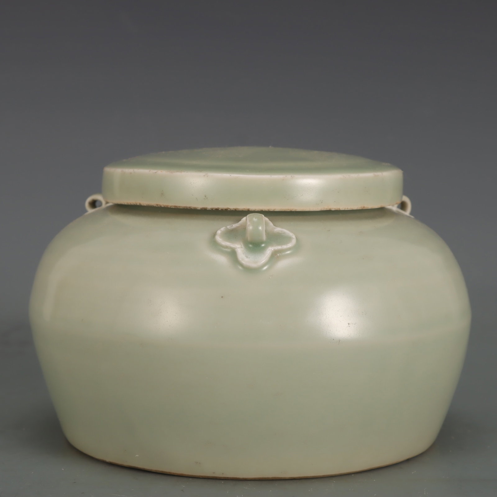 An Exquisite Celadon Glazed Jar - 3