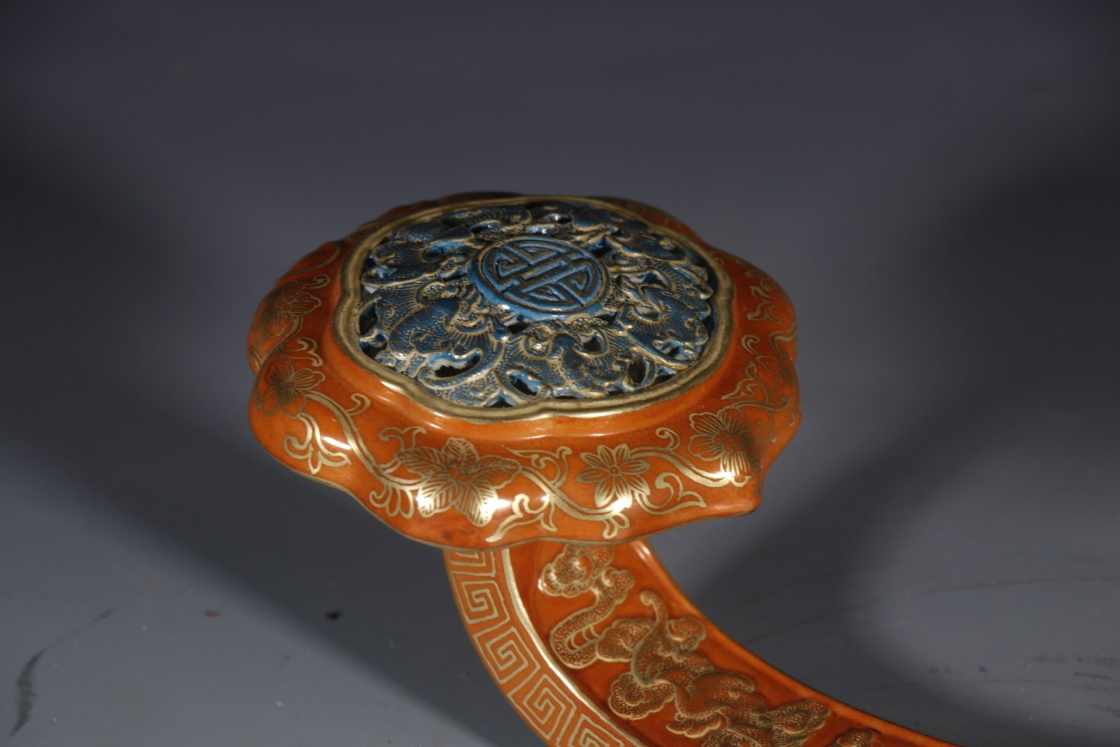 A Huge Red Glazed Painted Gold Auspicious Cloud Pattern Ruyi - 3