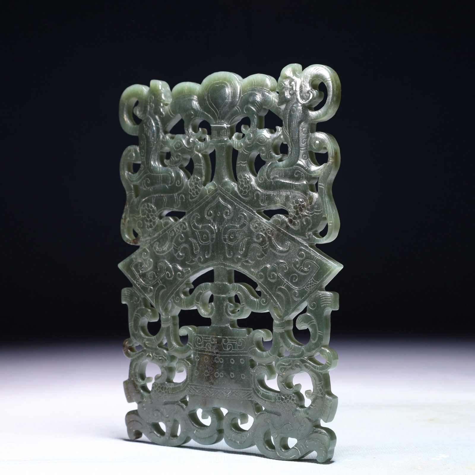 An Exquisite Jasper Beast-Face Pattern Pendant - 4