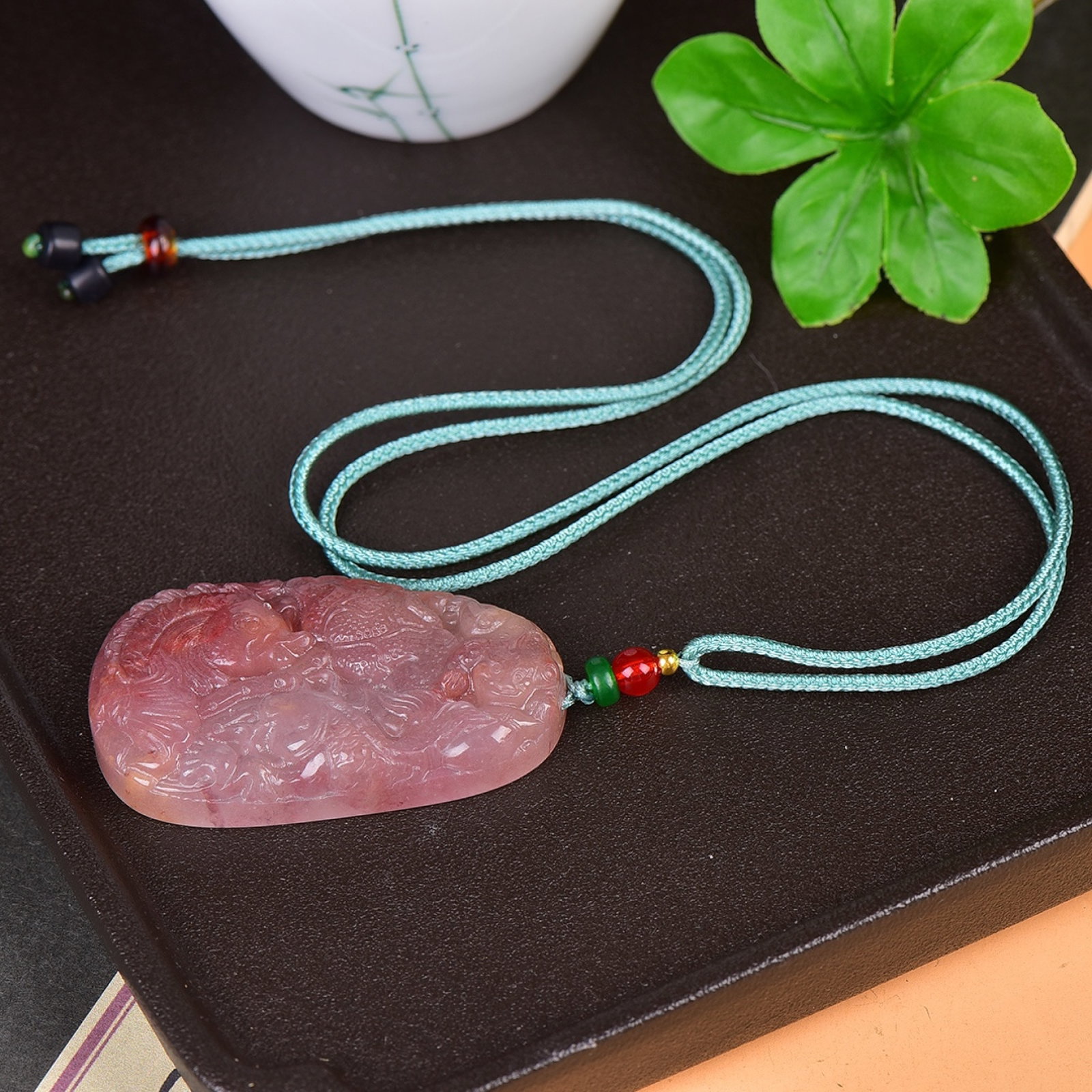 An Exquisite Red Jade Fish Pattern Pendant - 2