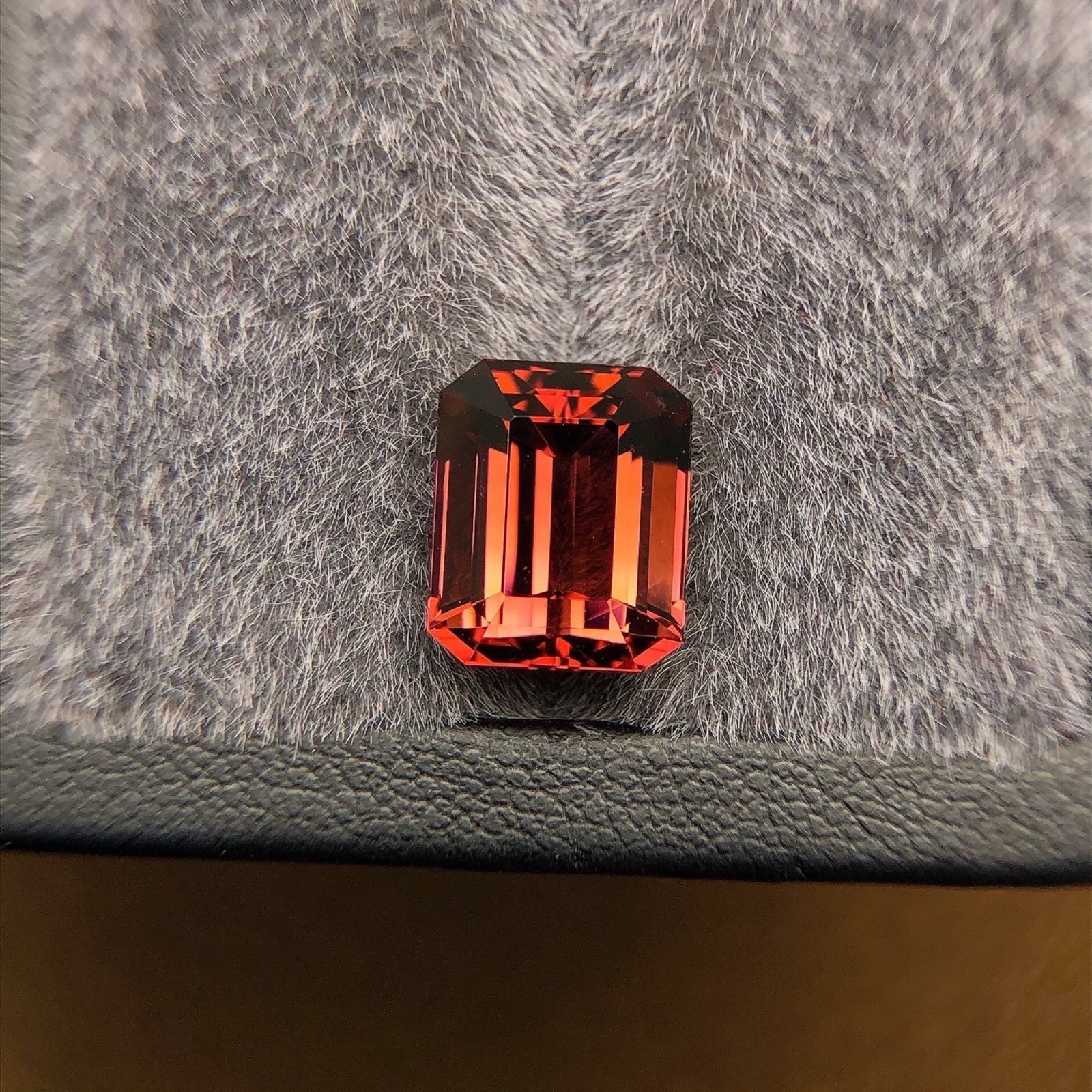 5.46Ctw Natural Tourmaline Loose: 5.46Ctw Natural Tourmaline Loose,Size:0.4inx0.3inx0.3in 5.46Ctw天然碧玺裸石