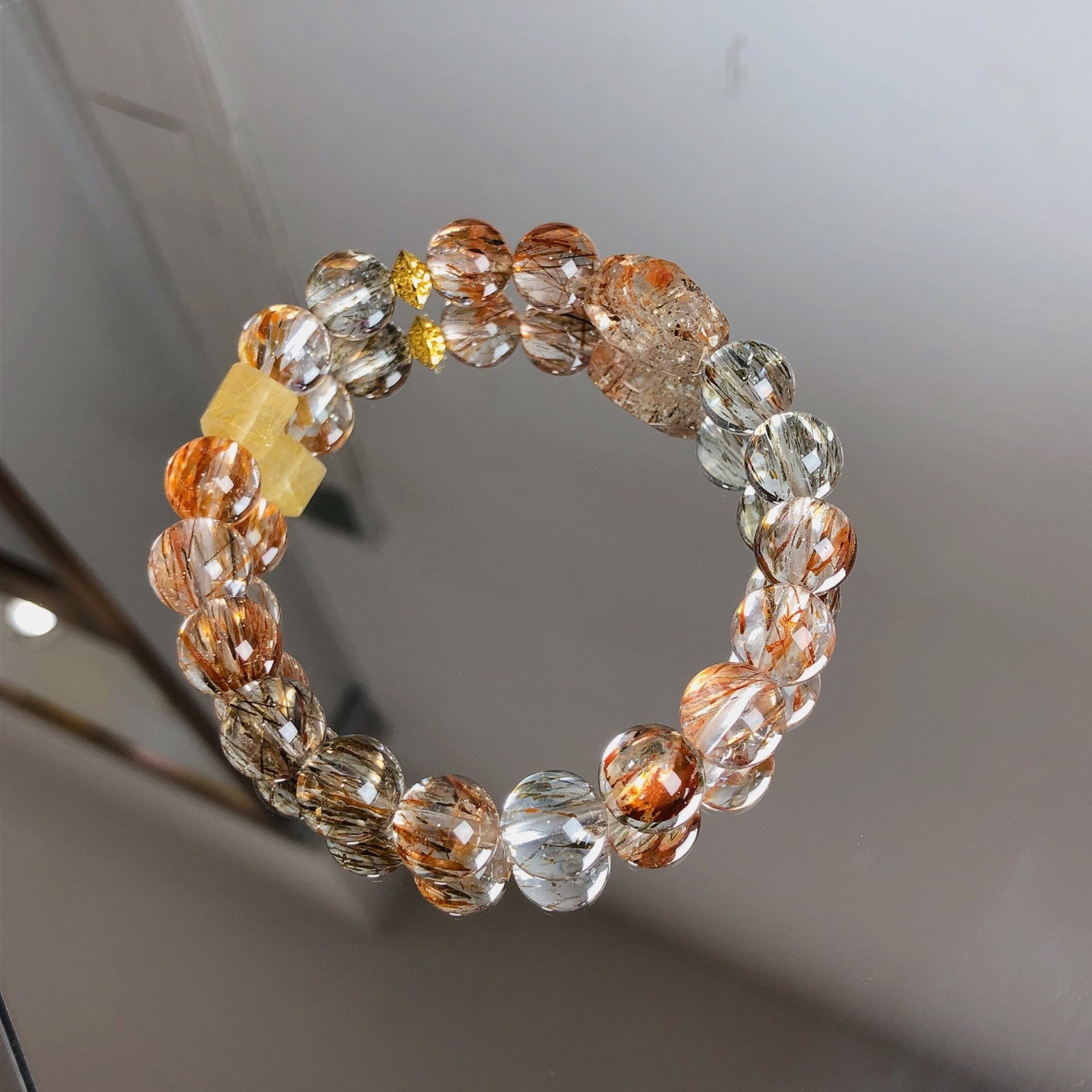 An Exquisite Crystal Bracelet - 2
