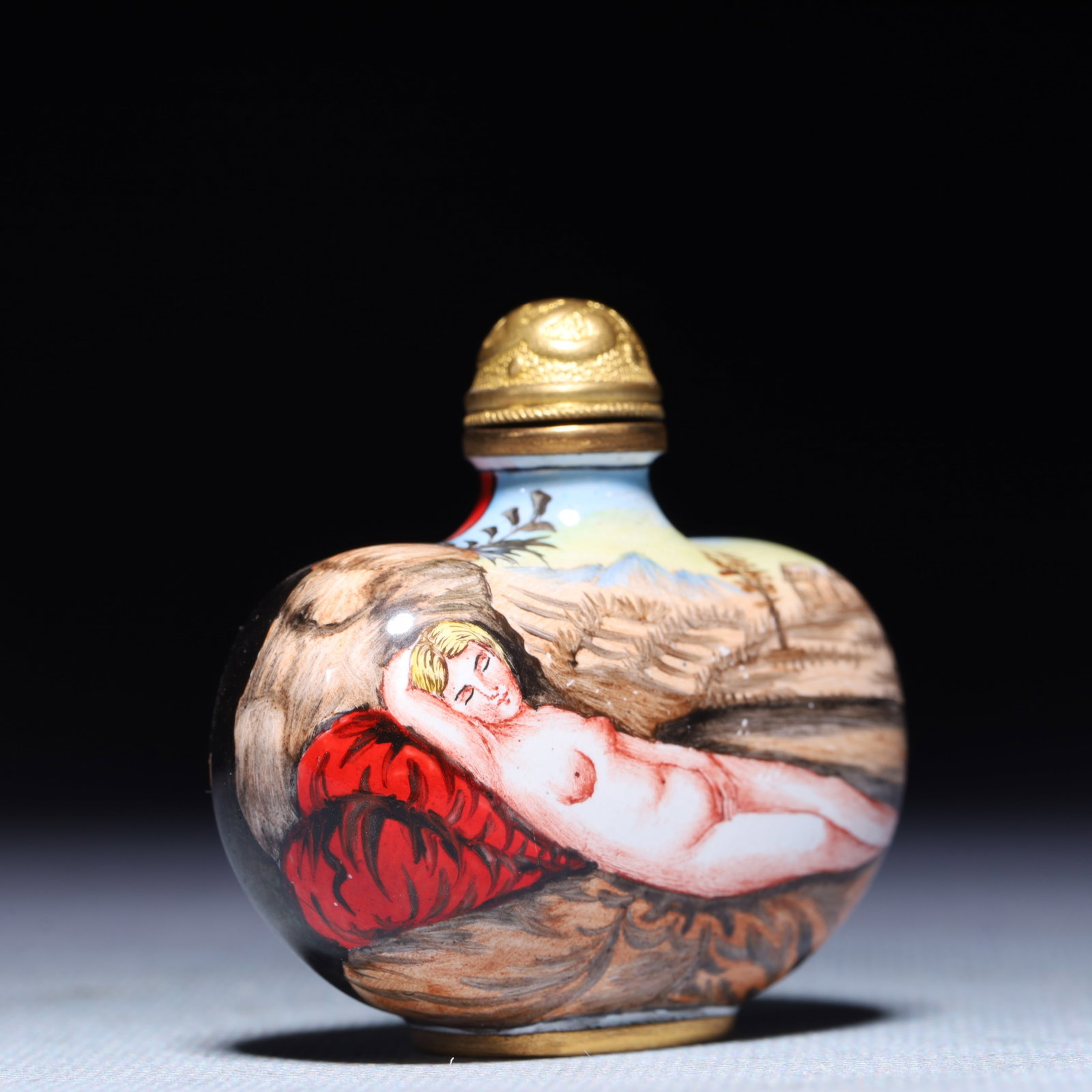 An Exquisite Painted Enamel Figure Pattern Snuff Bottle - 4