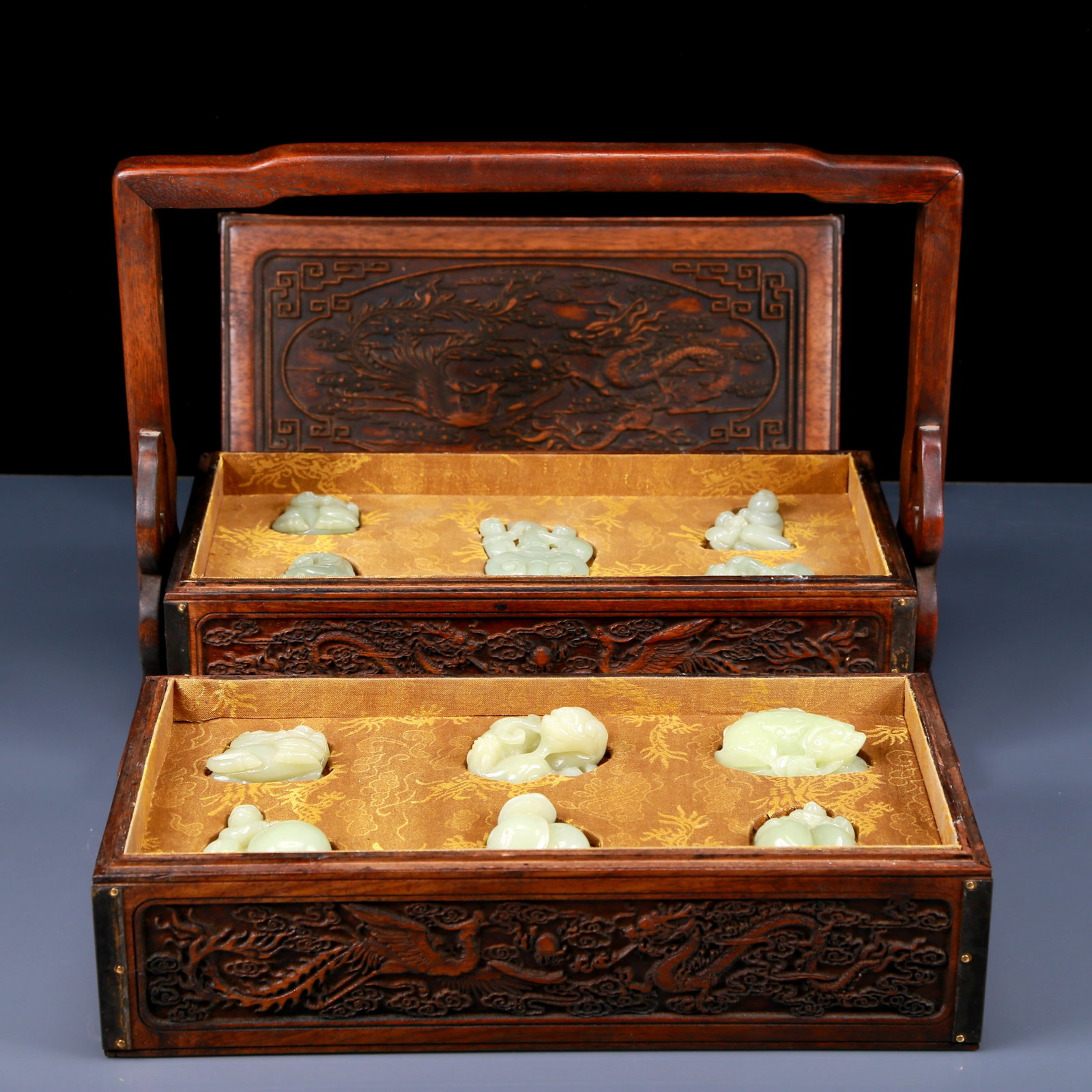 A set of fine White Jade Animal Ornament??Wiht Dragon and Phoenix Pattern Box: A set of fine White Jade Animal Ornament，Total:11 ，Wiht Dragon and Phoenix Pattern Box，Qing Dynasty, China，Size:Ornament2.2inx2.6inx1.6in，Box14.2inx7.9inx10.2inʍ