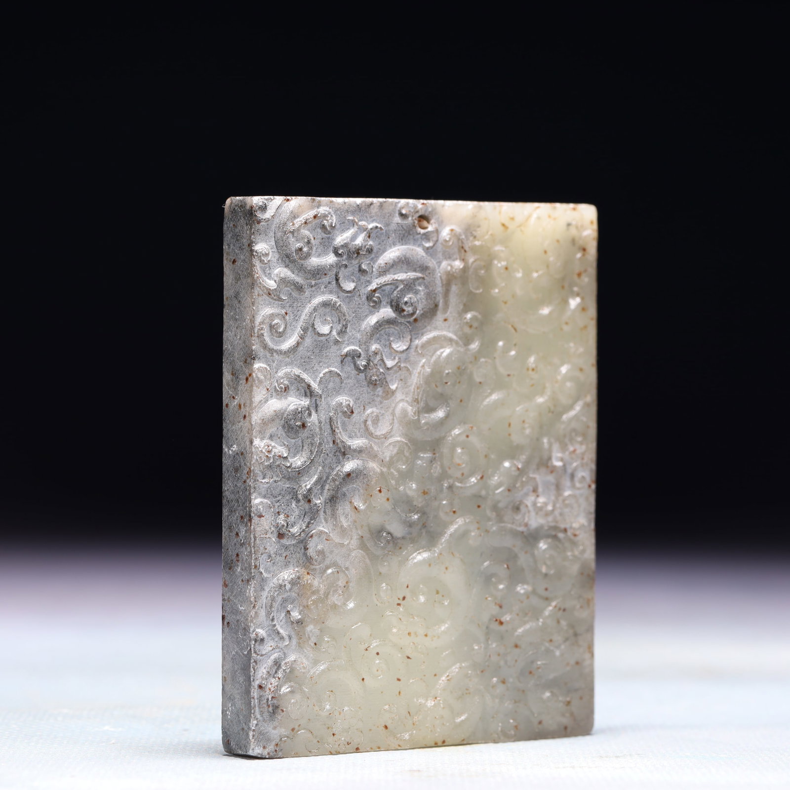 An Exquisite White Jade Beast Pattern Pendant - 3