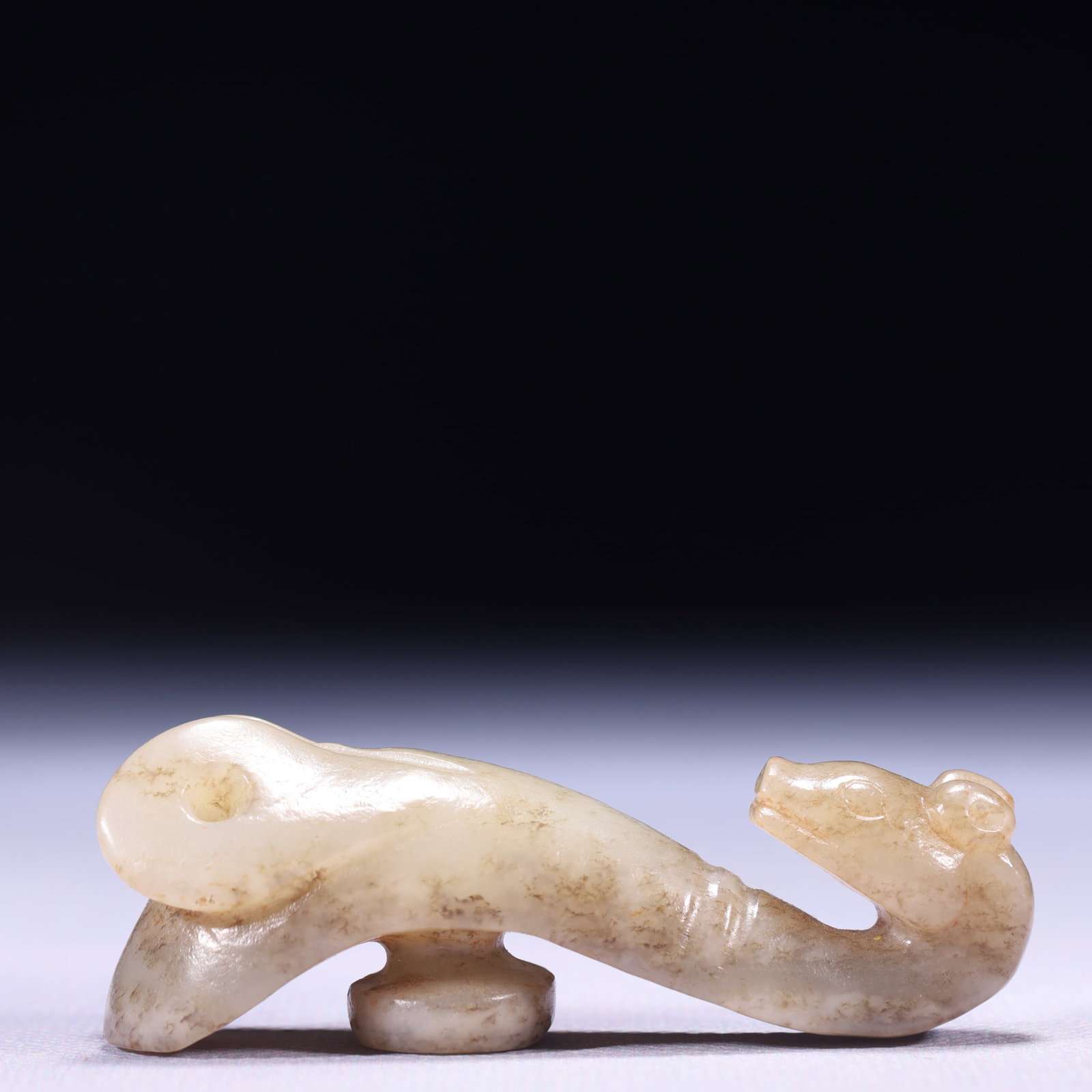 An Exquisite White Jade Beast Ornament: An Exquisite White Jade Beast Ornament,Qing Dynasty,China,Size:2.8inx0.8inx0.9in,Weight:47g 白玉兽摆件,中国清代