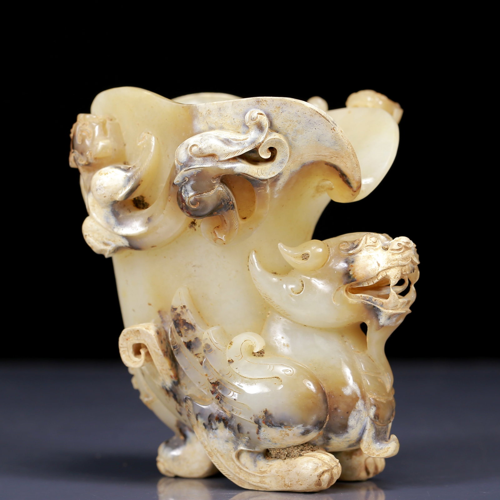 An Exquisite Yellow Jade Auspicious Beast Pattern Goblet: An Exquisite Yellow Jade Auspicious Beast Pattern Goblet,Qing Dynasty, China,Size:4.3inx3.5inx4.9in,Weight:690g 黄玉瑞兽纹爵杯，清代