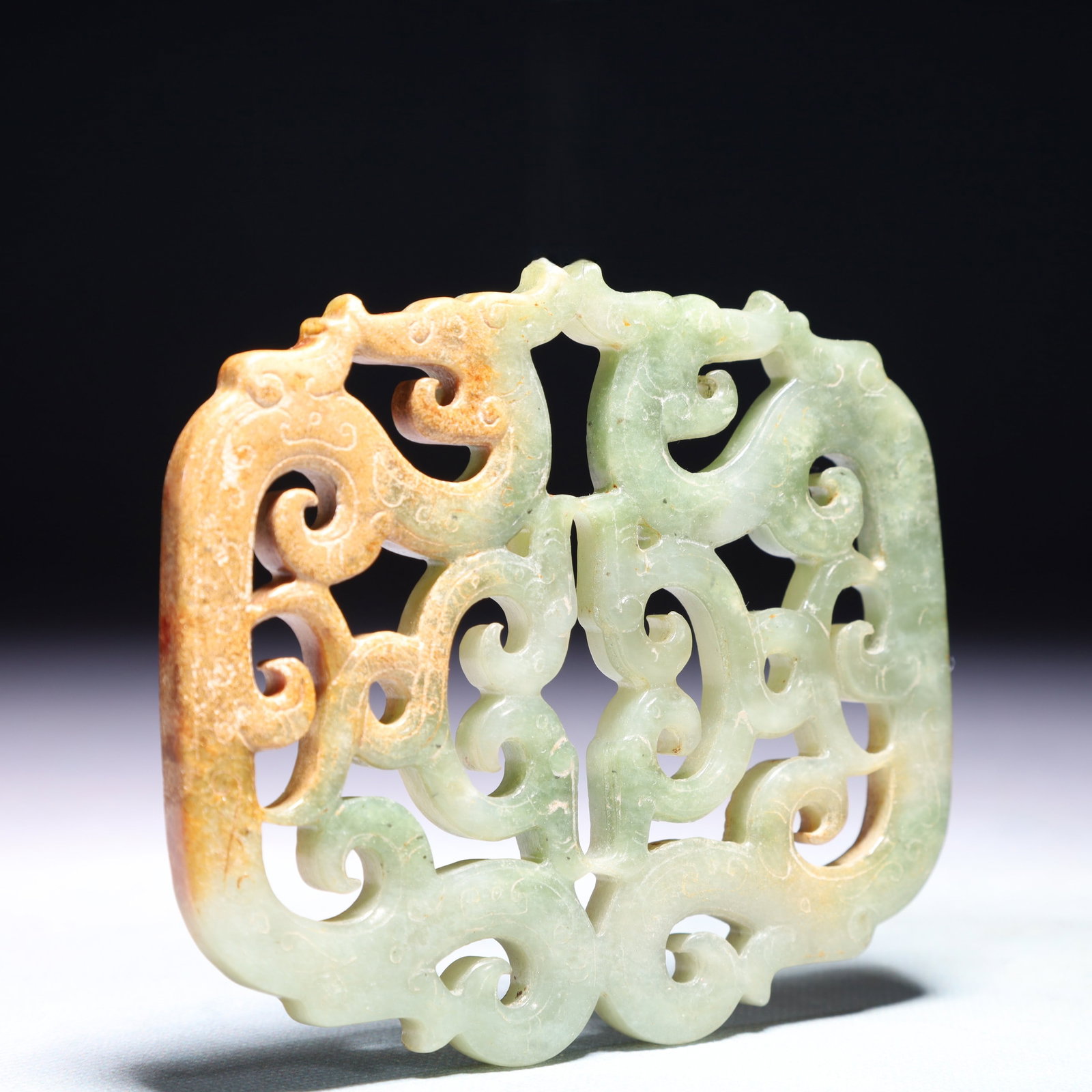 An Exquisite White Jade Dragon Pattern Pendant - 3