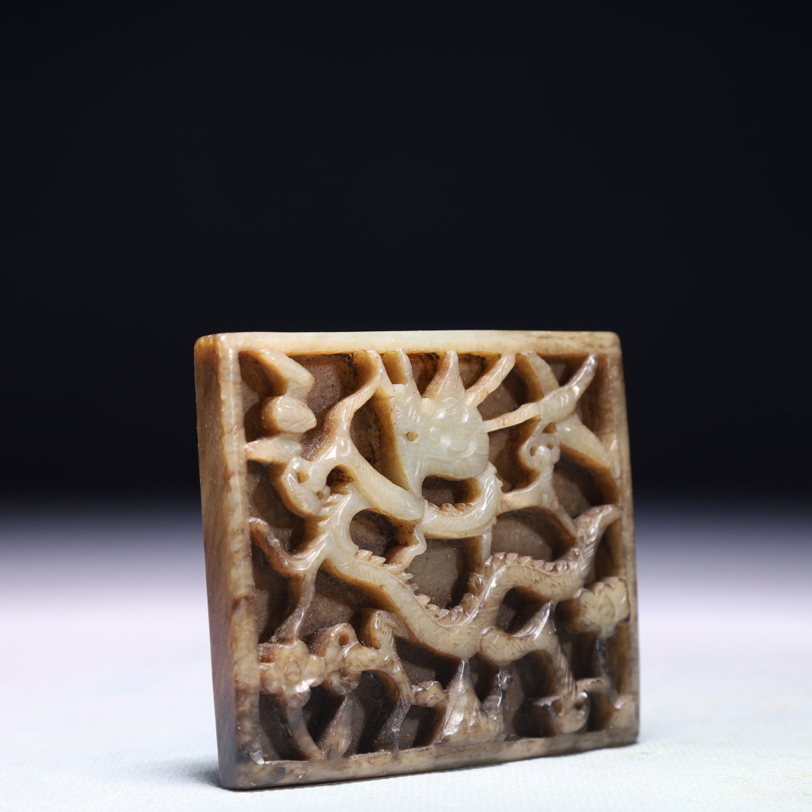 An Exquisite White Jade Dragon Pattern Pendant - 3