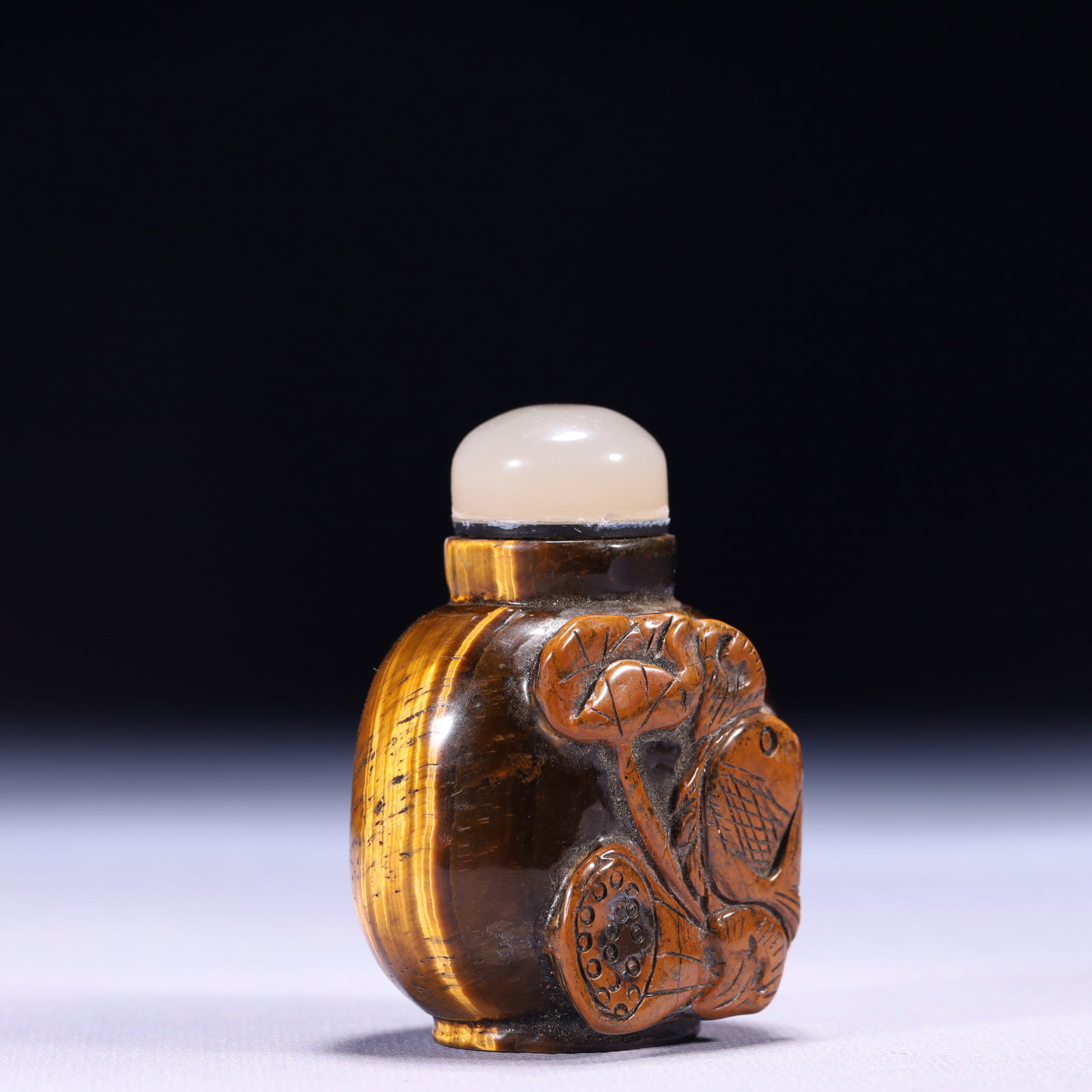 An Exquisite Agate Fish Pattern Snuff Bottle - 3