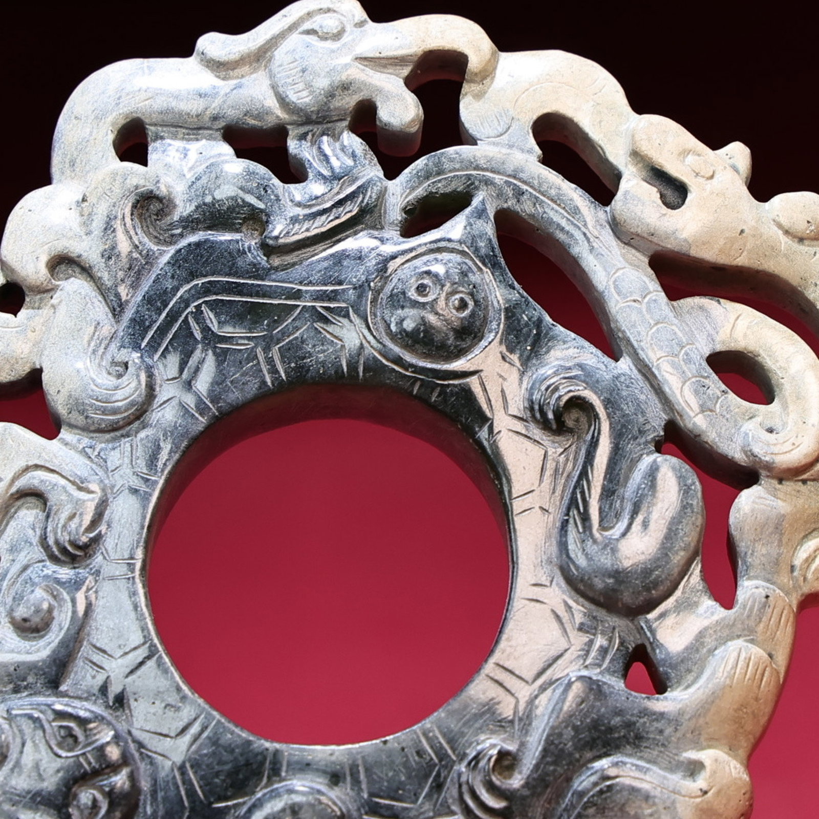 White Jade Chi-Dragon Pattern Pendant - 4