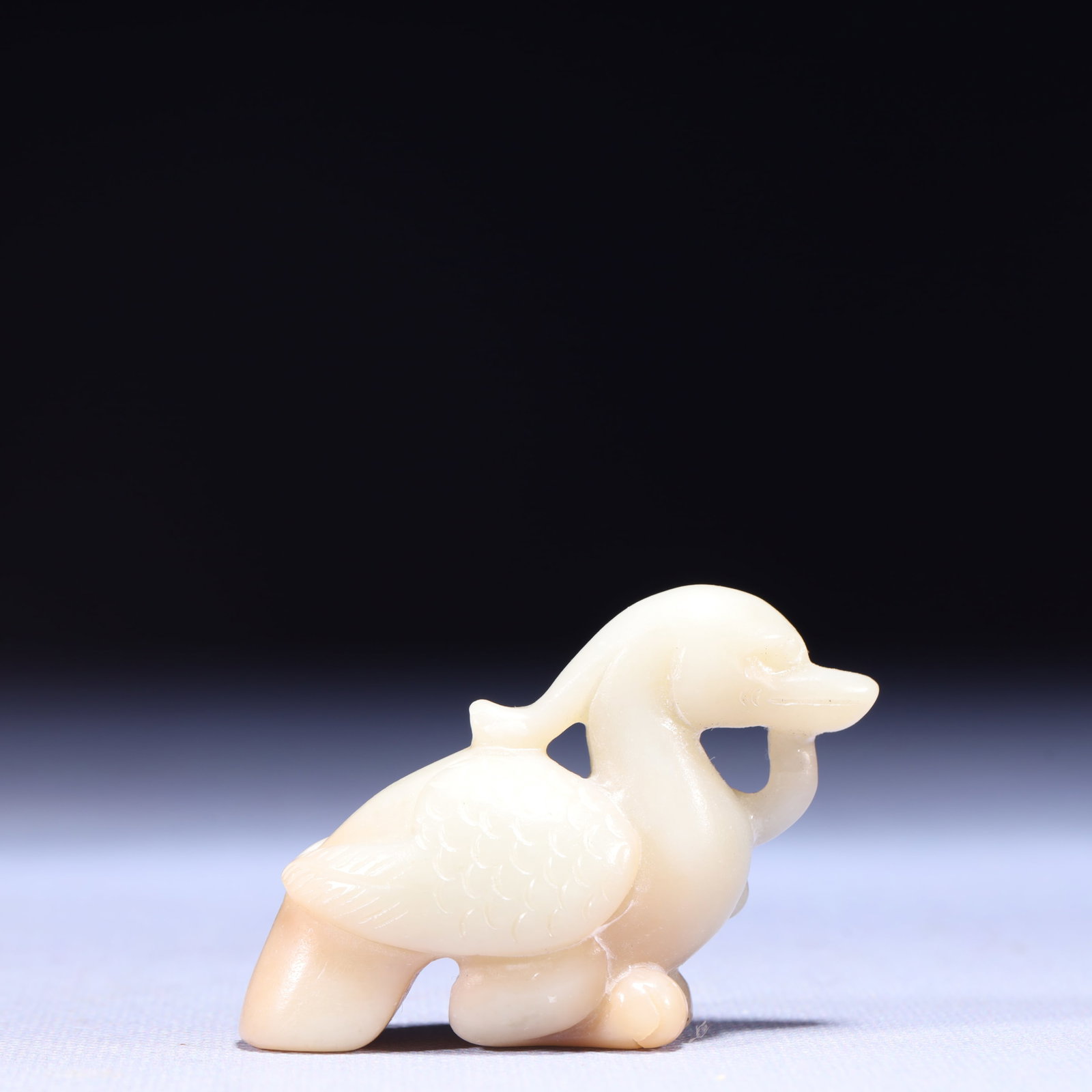 An Exquisite White Jade Bird Ornament: An Exquisite White Jade Bird Ornament,Qing Dynasty,China,Size:2.4inx0.8inx1.8in,Weight:71g ?????,????