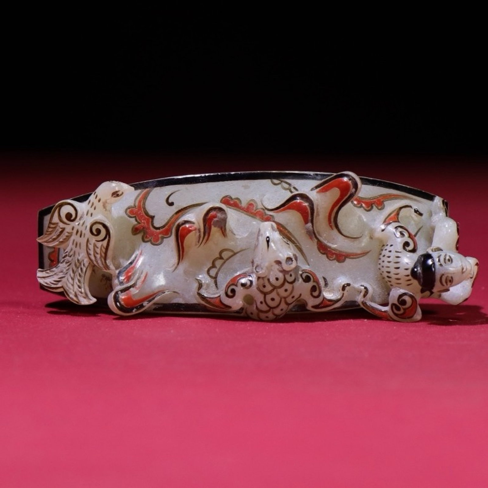 An Exquisite White Jade Figure and Phoenix Pattern Ornament: An Exquisite White Jade Figure and Phoenix Pattern Ornament,Qing Dynasty,China,Size:3.3inx1.1inx1.1in,Weight:73g