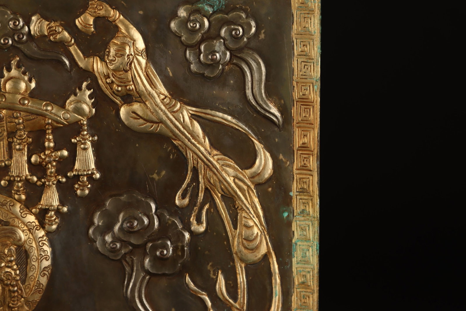 An Exquisite Gilt Figure Pattern Hanging Panel - 3