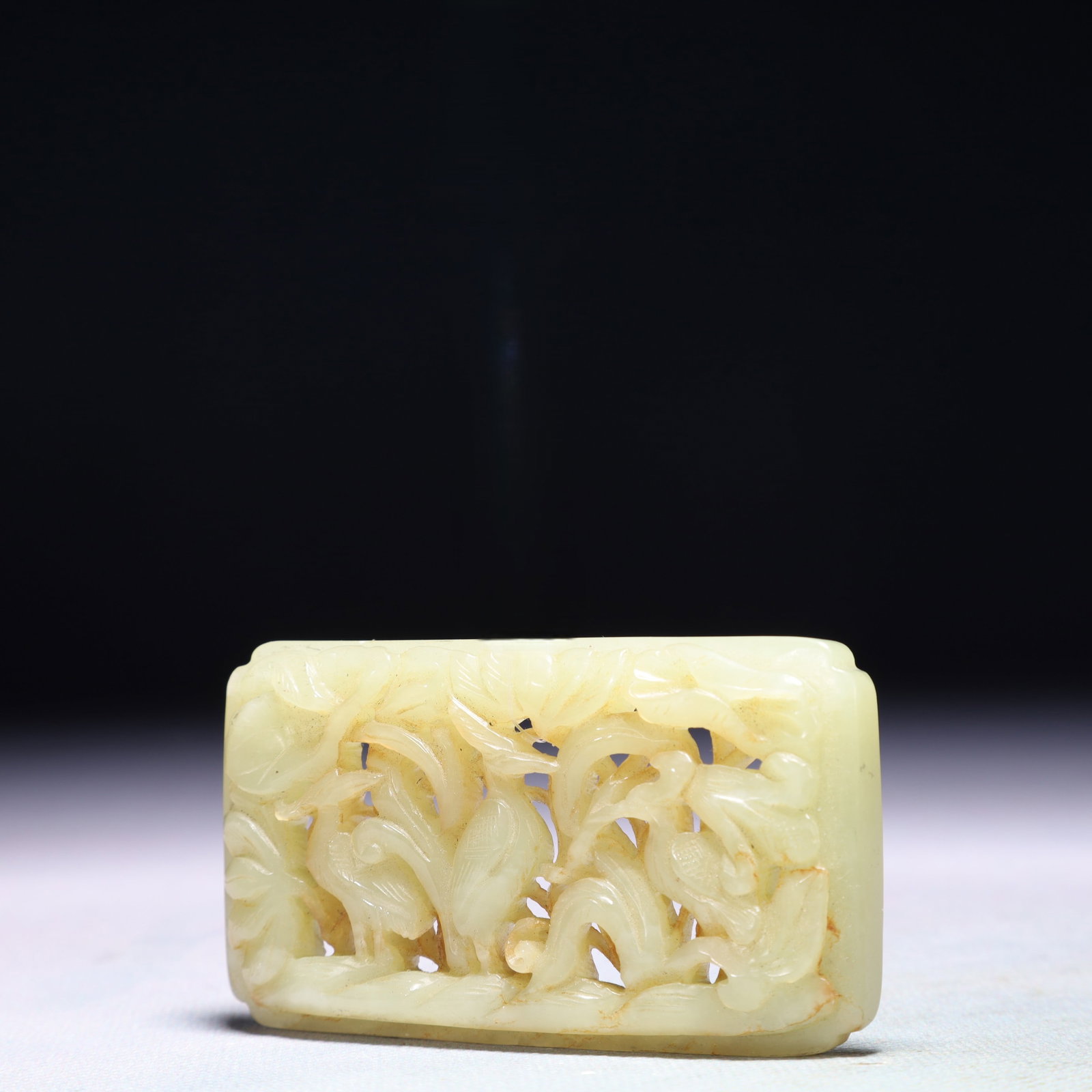 An Exquisite White Jade Crane Pattern Pendant - 2