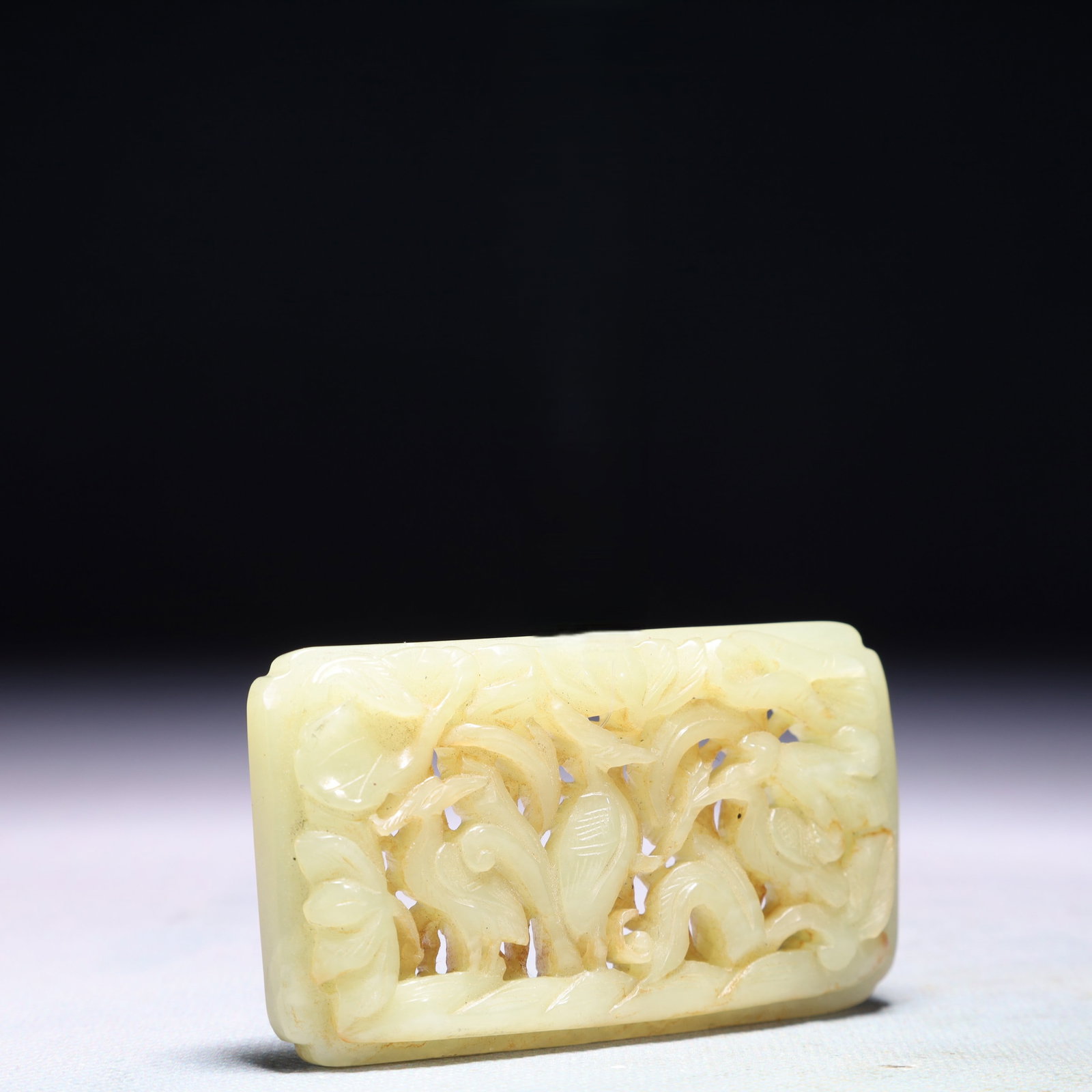 An Exquisite White Jade Crane Pattern Pendant - 3