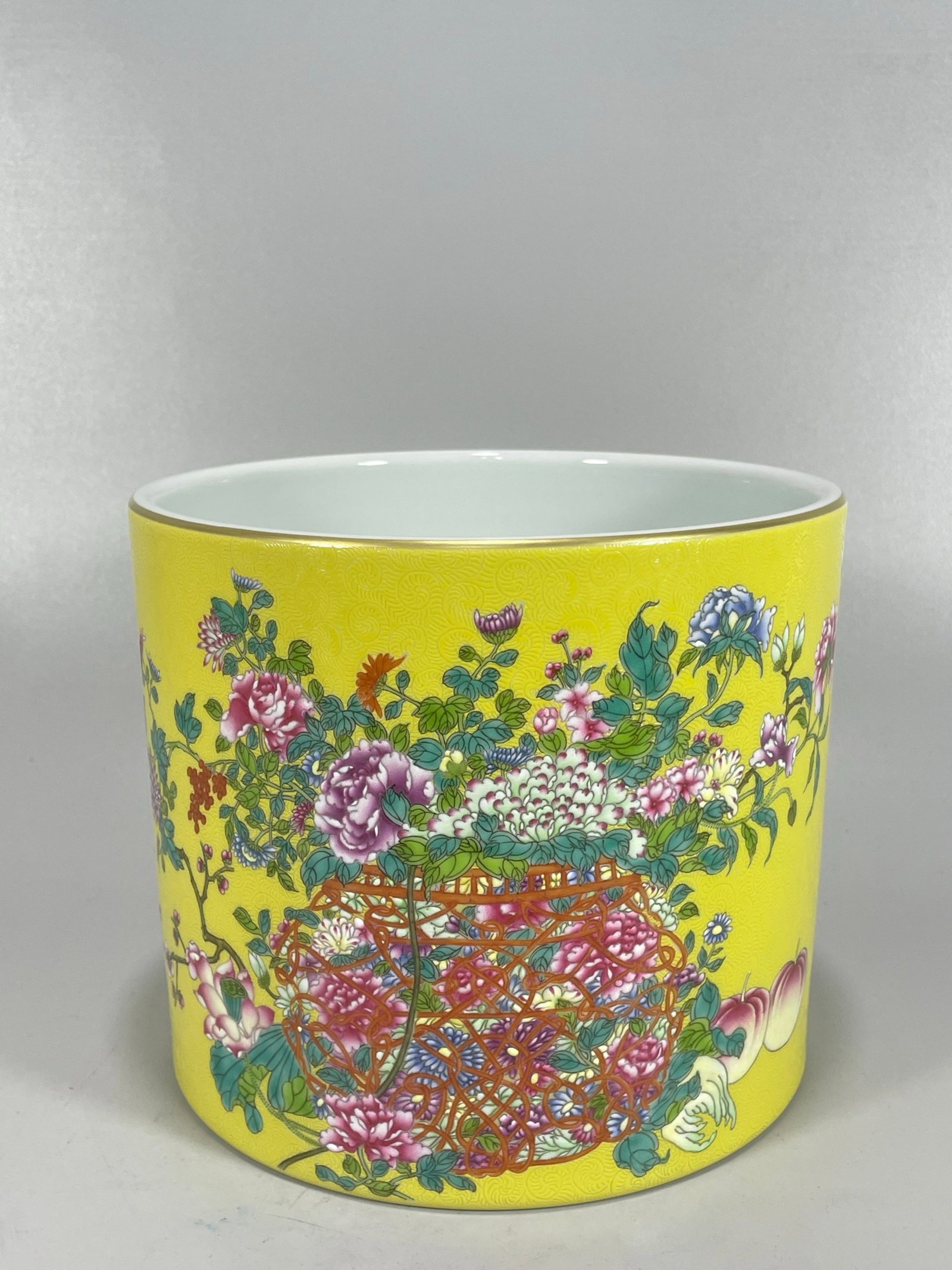 An Exquisite Yellow Ground Famille-Rose Painted Gold Flower Pattern Brush Pot: An Exquisite Yellow Ground Famille-Rose Painted Gold Flower Pattern Brush Pot,Qing Dynasty,China,Yongzheng Six-character Mark,Size:6.5inx7.6in