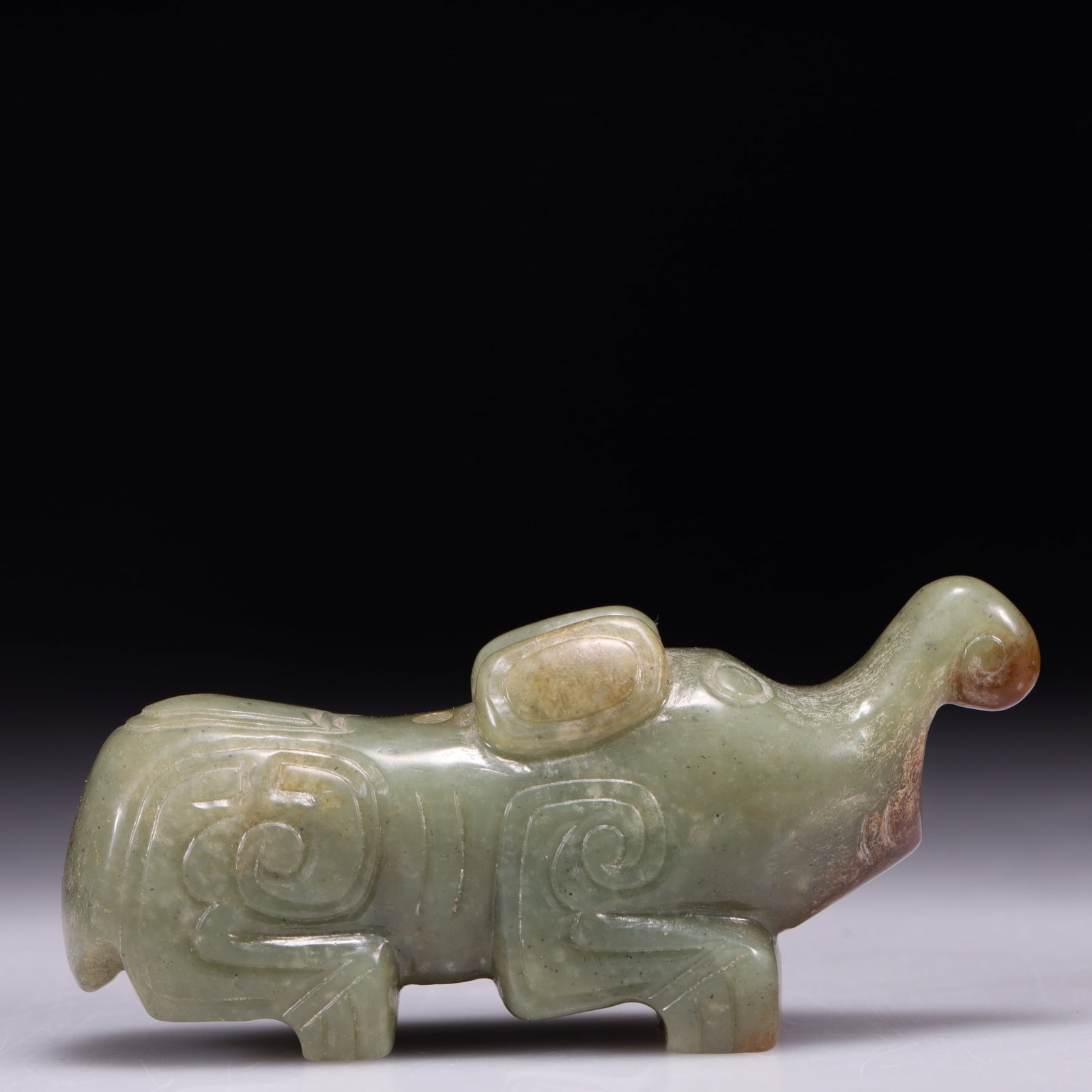 An Exquisite Green Jade Beast Ornament: An Exquisite Green Jade Beast Ornament,Qing Dynasty,China,Size:3.9inx1inx1.8in,Weight:205g 青玉兽摆件,中国清代