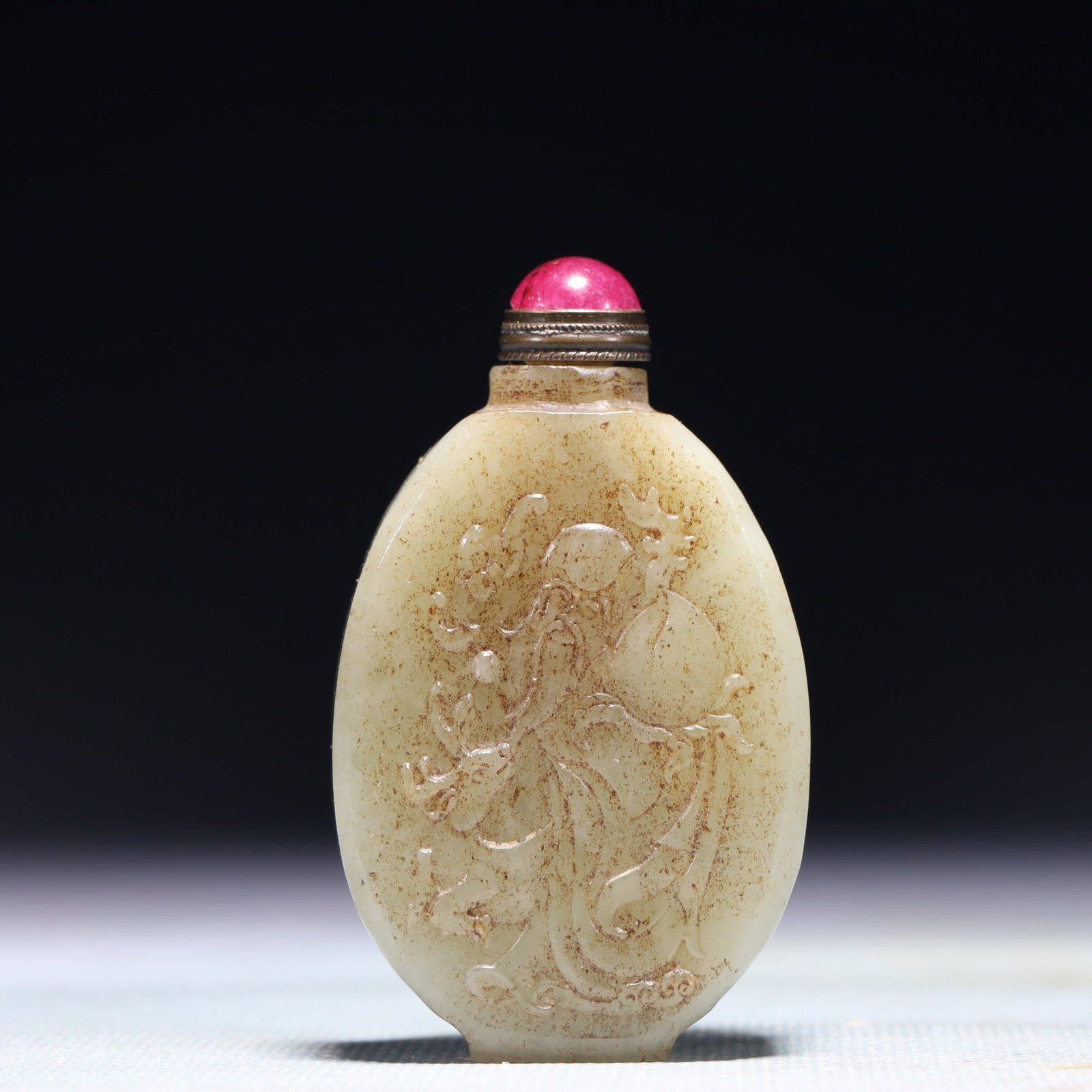 An Exquisite White Jade Figure Pattern Snuff Bottle,with poem: An Exquisite White Jade Figure Pattern Snuff Bottle,with poem,Qing Dynasty,China,Size:1.6inx0.6inx2.6in,Weight:87g