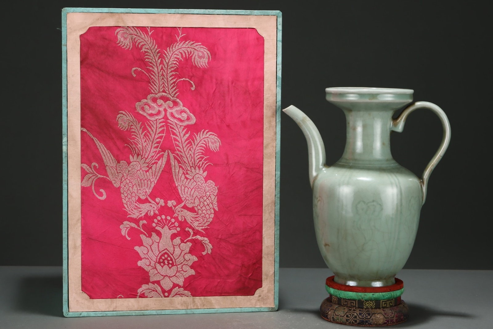 An Exquisite Longquan yao Celadon Glazed Ewer (1 of 8)
