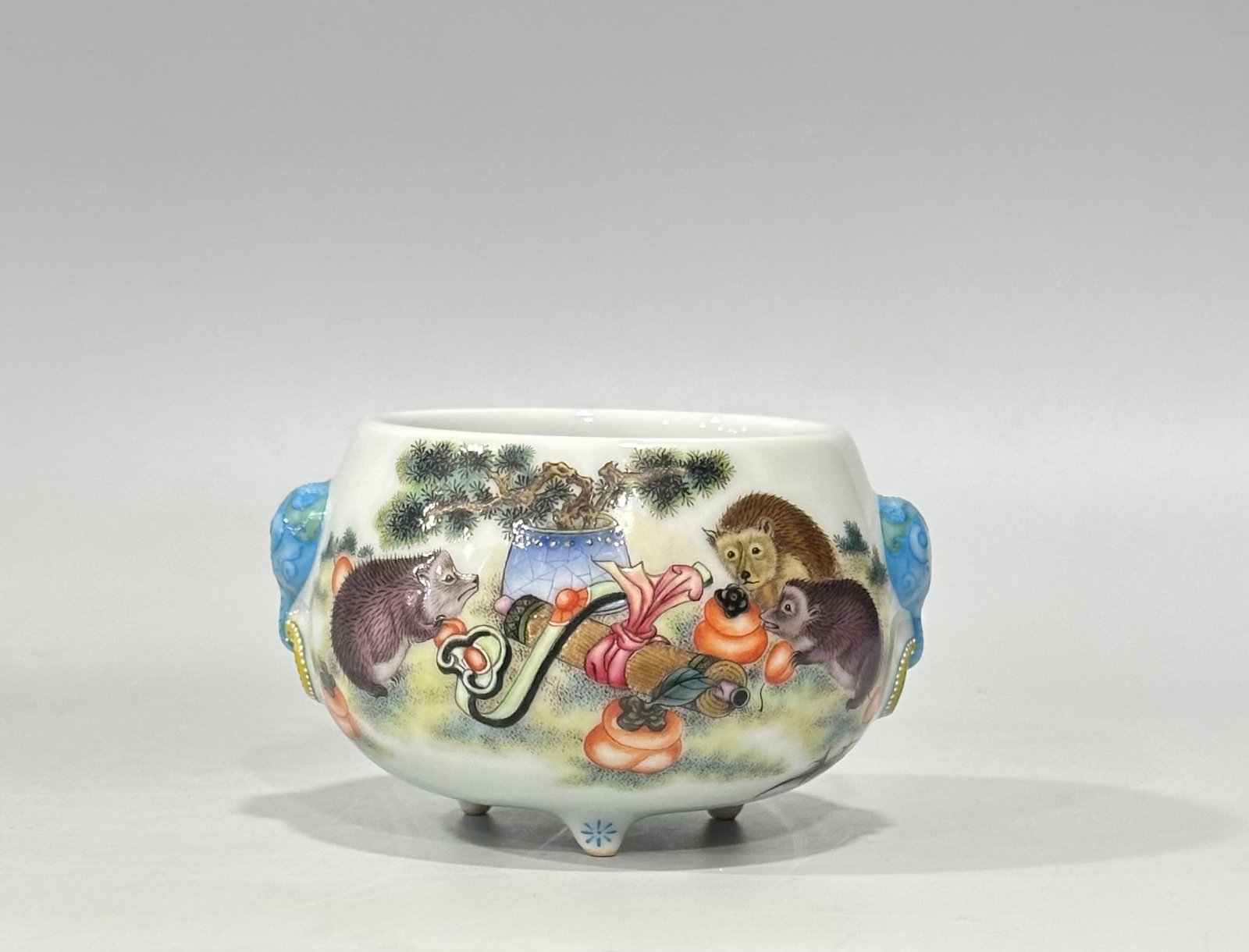 An Exquisite Enamel Animal Pattern Beast-Ears Brush Washer,with poem (1 of 8)