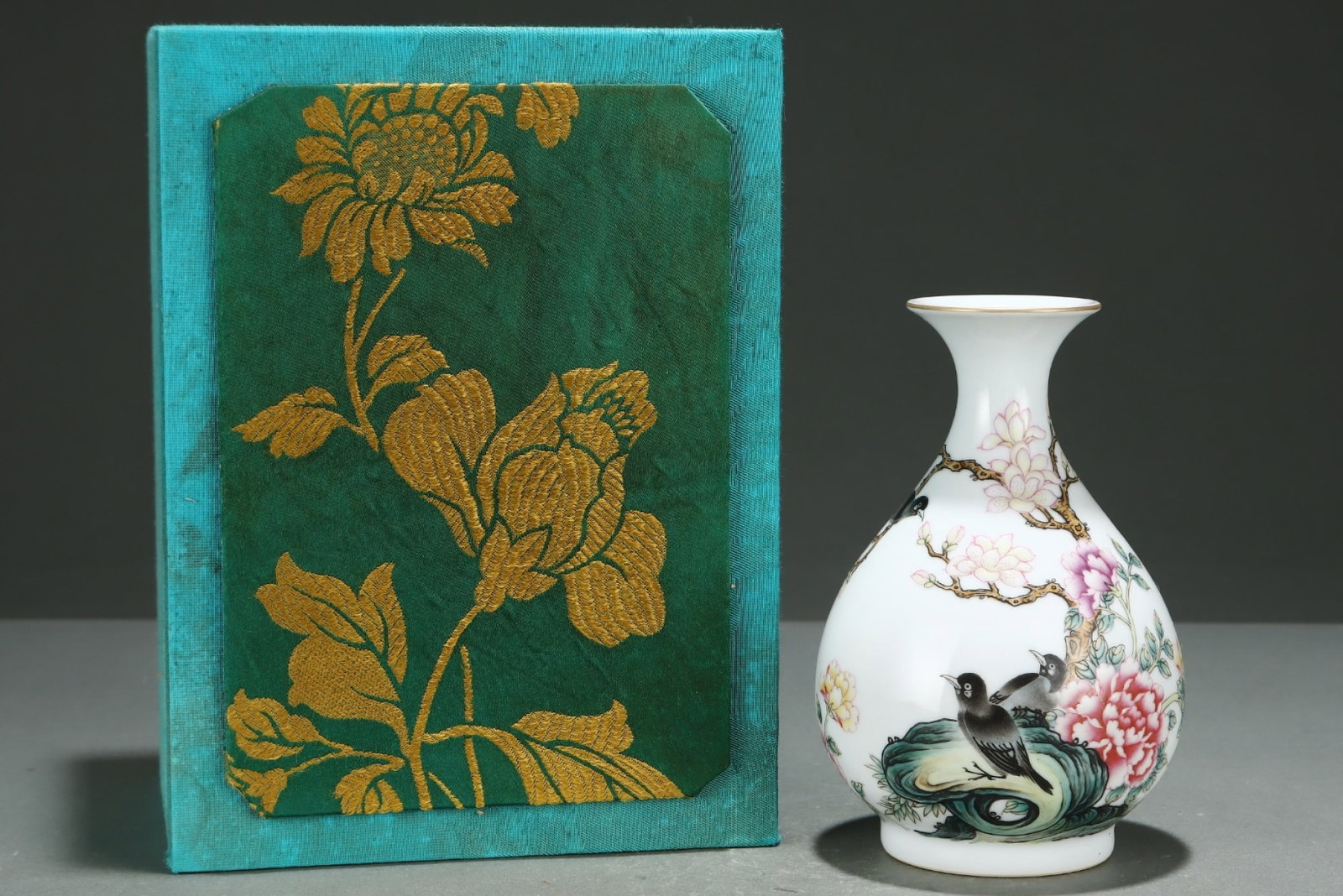 An Exquisite Famille-Rose Painted Gold Flower and Bird Pattern Vase,with poem: An Exquisite Famille-Rose Painted Gold Flower and Bird Pattern Vase,with poem,Qing Dynasty,China,Yongzheng Four-character Mark,Size:6.1inx4.1in 粉彩描金花鸟纹
