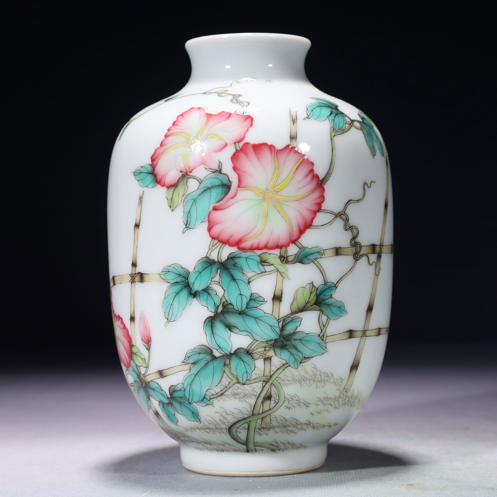 An Exquisite Famille-Rose Flower Pattern Vase,with poem: An Exquisite Famille-Rose Flower Pattern Vase,with poem,Qing Dynasty,China,Qianlong Six-character Mark,Size:3.9inx9.4in,Weight:1200g 粉彩花卉纹瓶,带诗&#