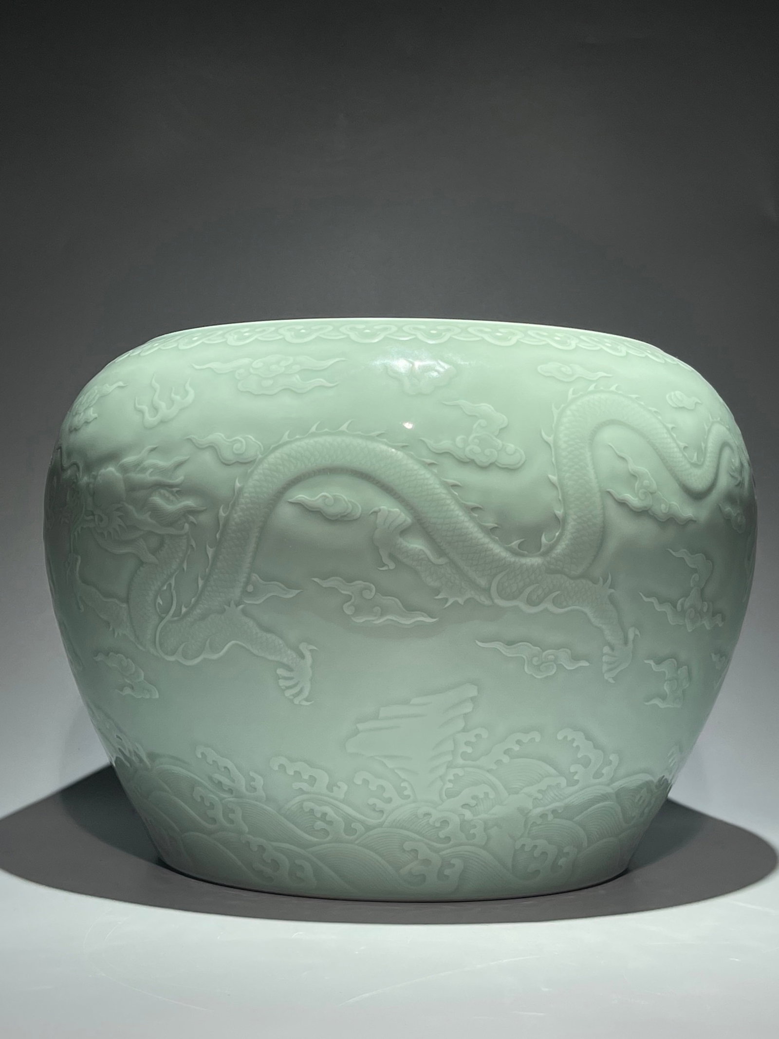 An Exquisite Celadon Glazed Auspicious Cloud and Dragon Pattern Vat - 2