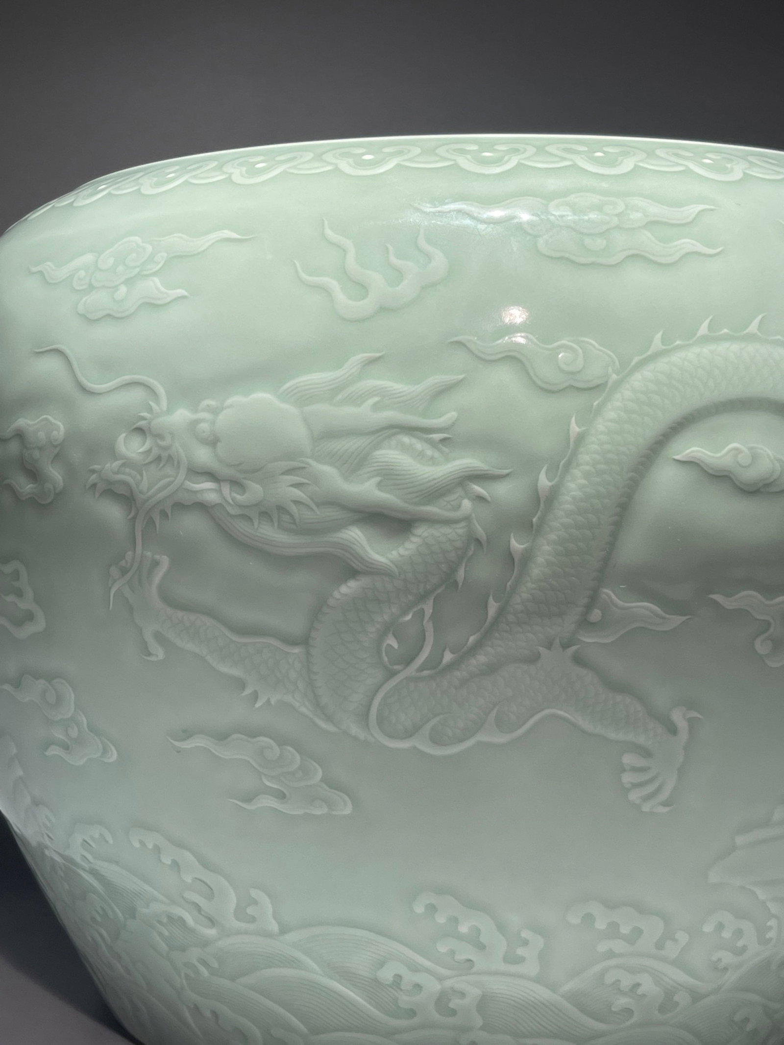 An Exquisite Celadon Glazed Auspicious Cloud and Dragon Pattern Vat - 7