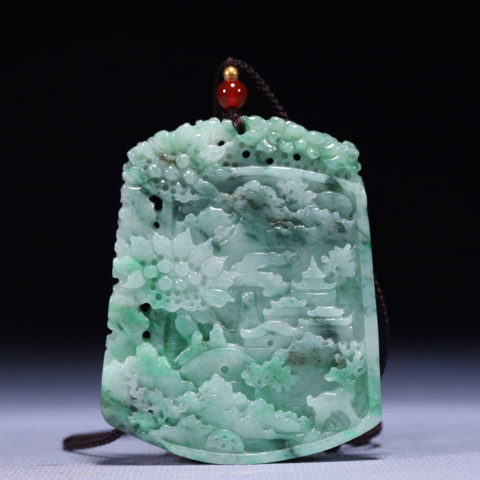 An Exquisite Jadeite Landscape Pattern Pendant: An Exquisite Jadeite Landscape Pattern Pendant,Qing Dynasty,China,Size:2inx0.2inx2.6in,Weight:47g 翡翠山水纹挂件,中国清代